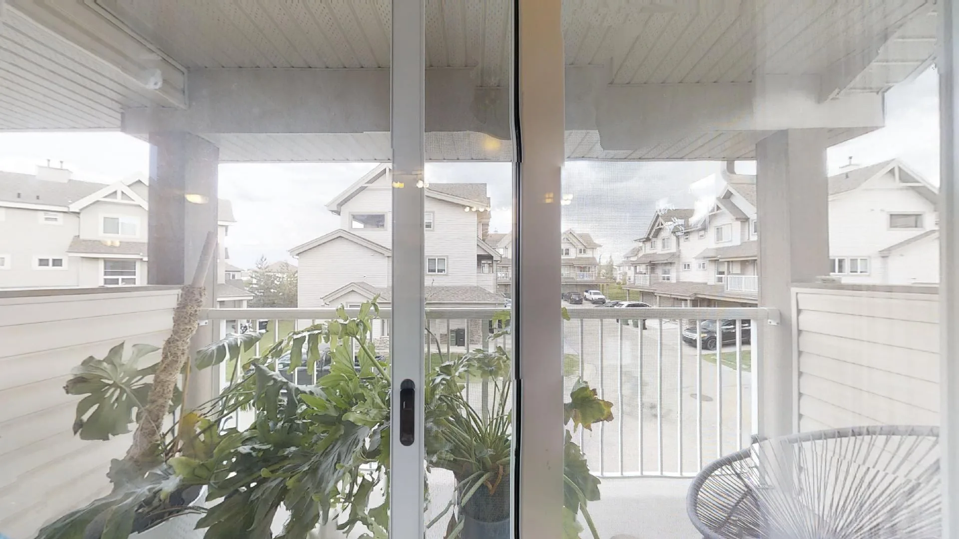 18-12050 17 Avenue SW image indicator(7)