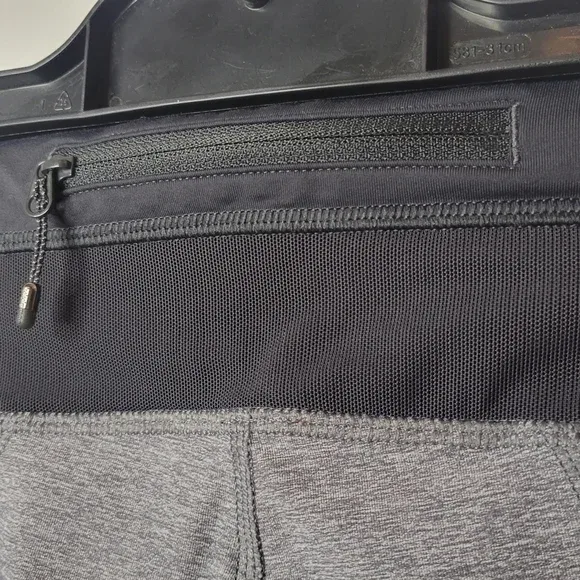 Lululemon Crop Leggings - Size 4 - photo 5
