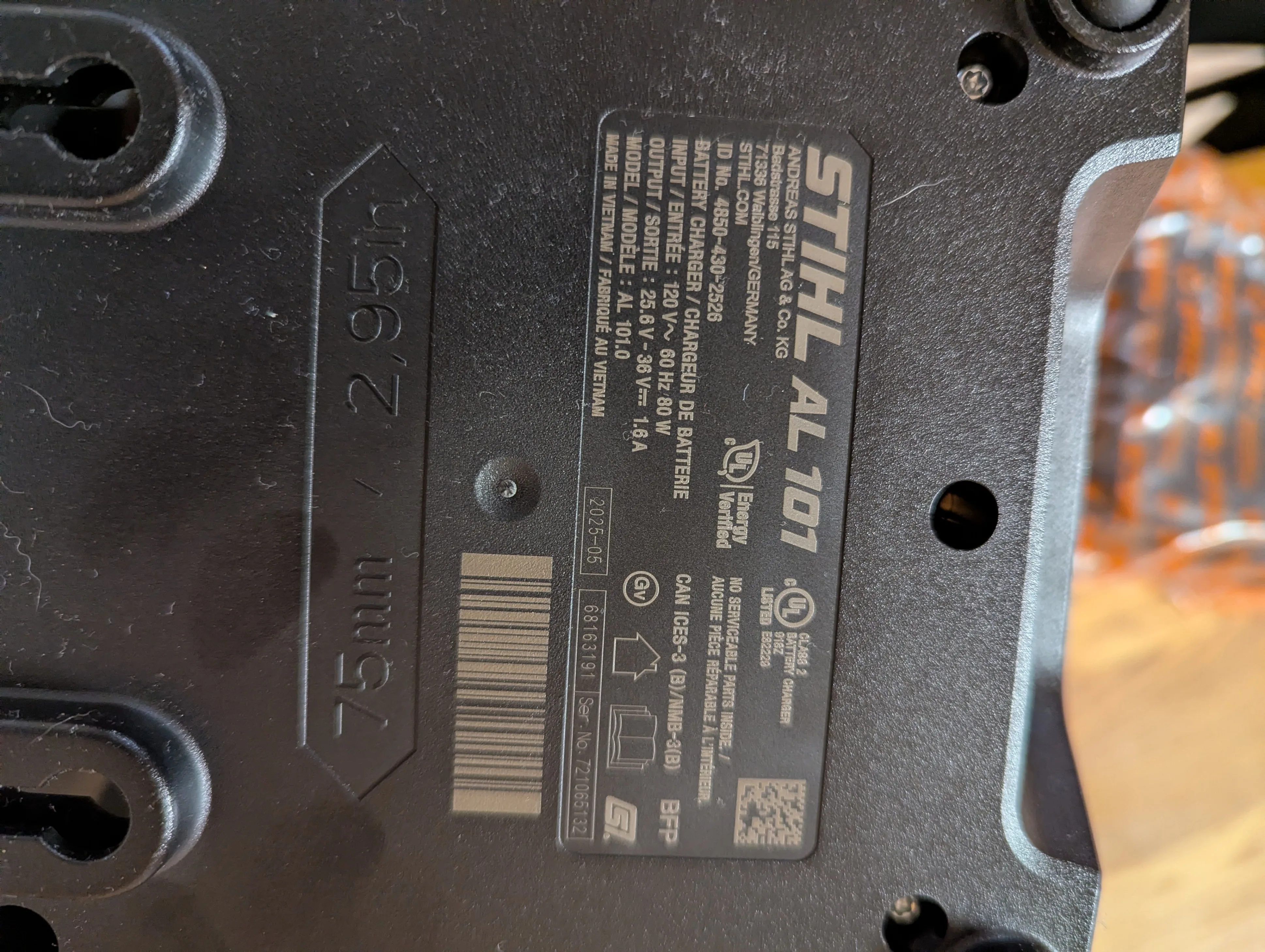 NEW! Stihl AK10 battery and AL101 charger for power lawn tools image indicator(2)