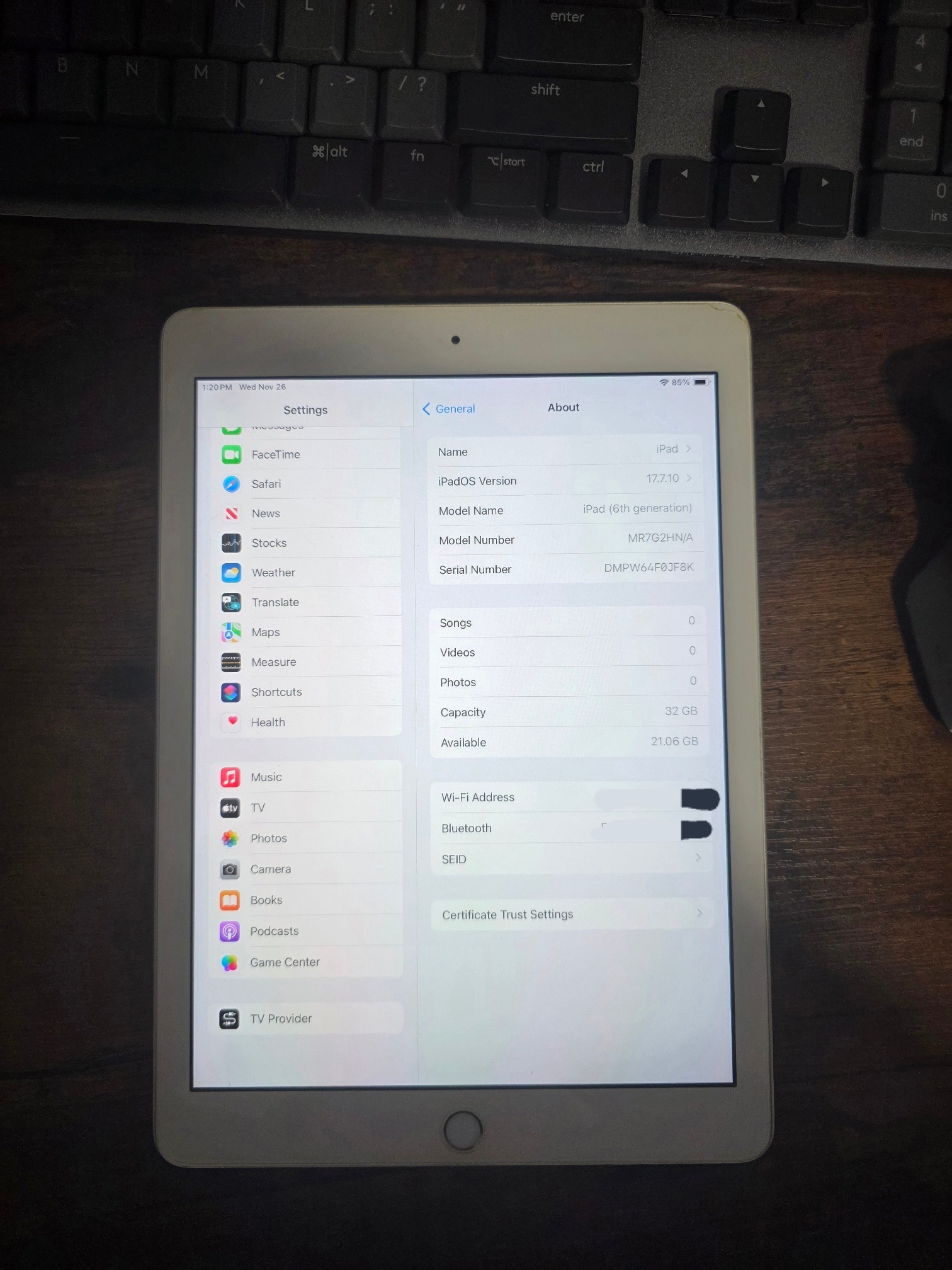 iPad 6th Gen 32GB – Works Perfectly + 2 Cables - photo 3
