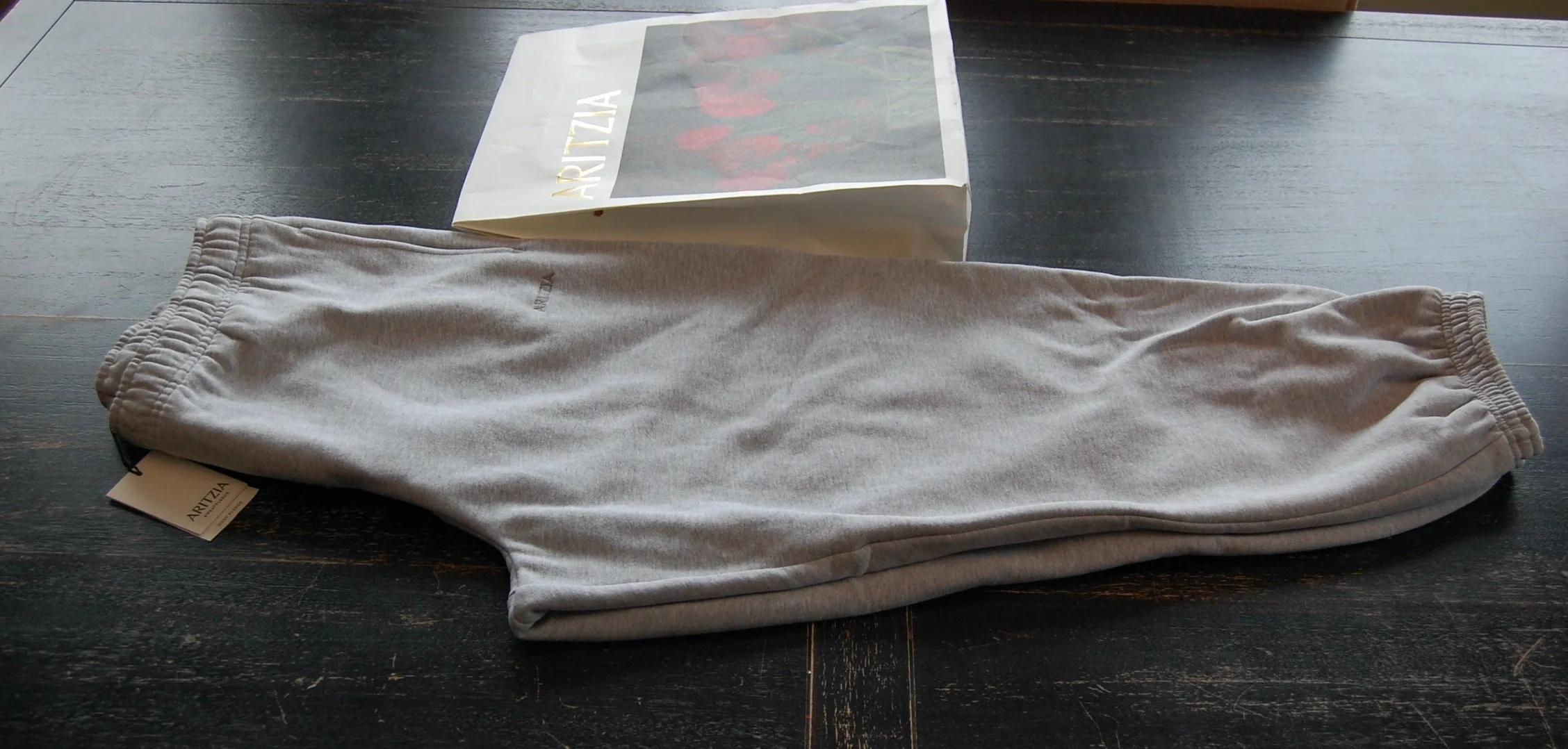 Aritzia Mega Fleece Sweatpants L/G - New with tags