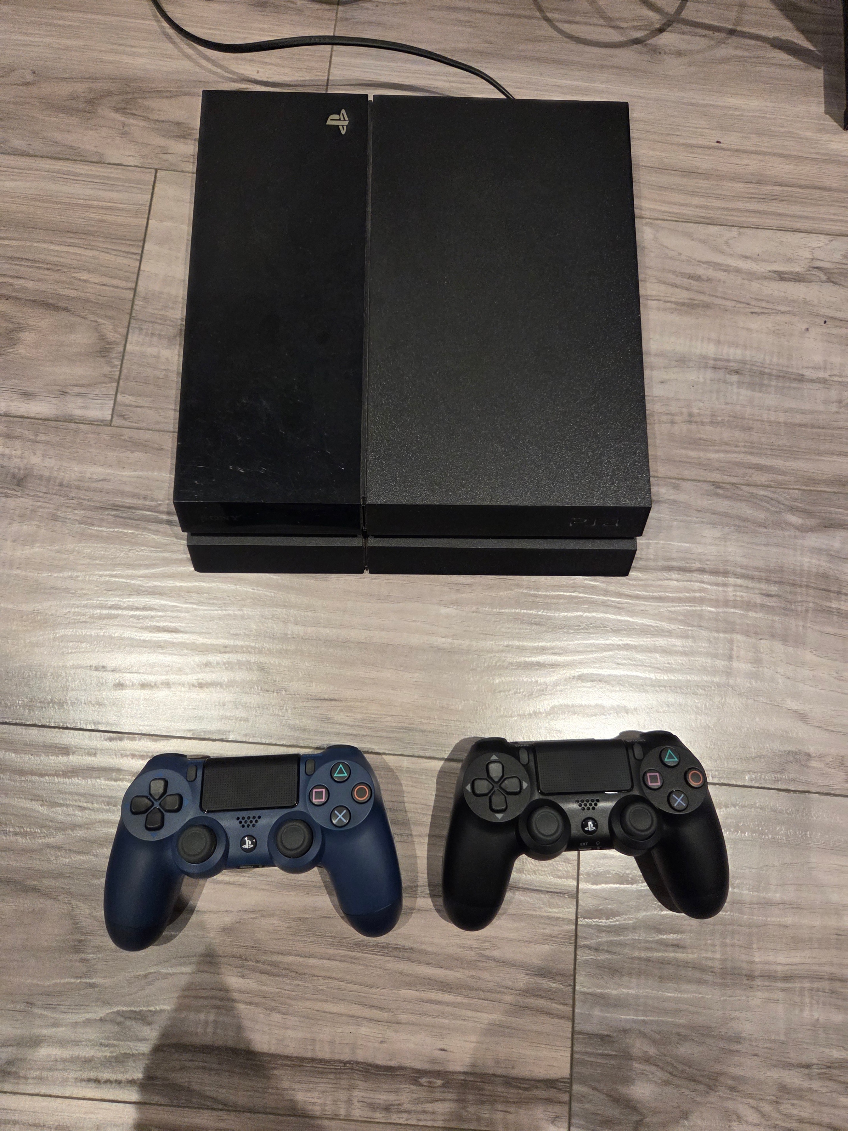 PlayStation 4 (PS4)