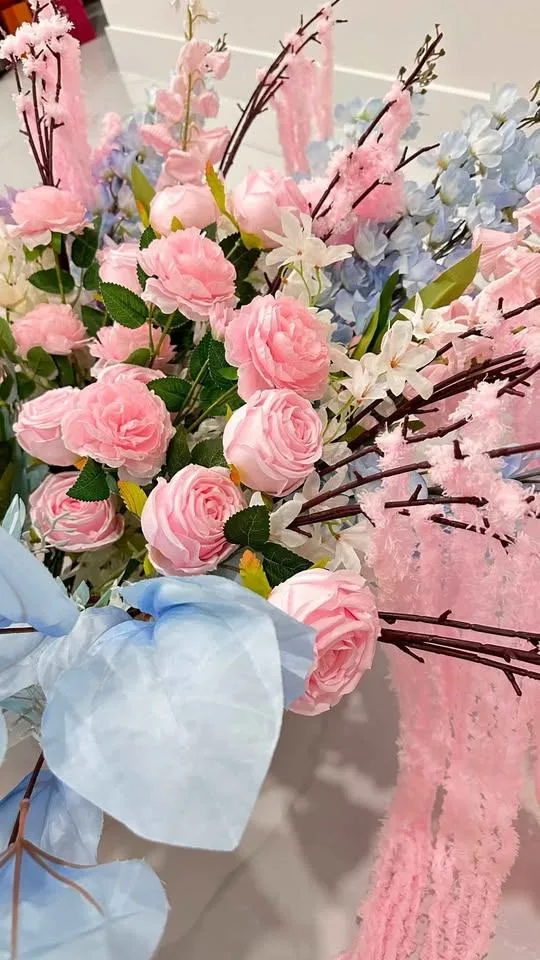 Artifcial Flowers with clear tote box image indicator(4)