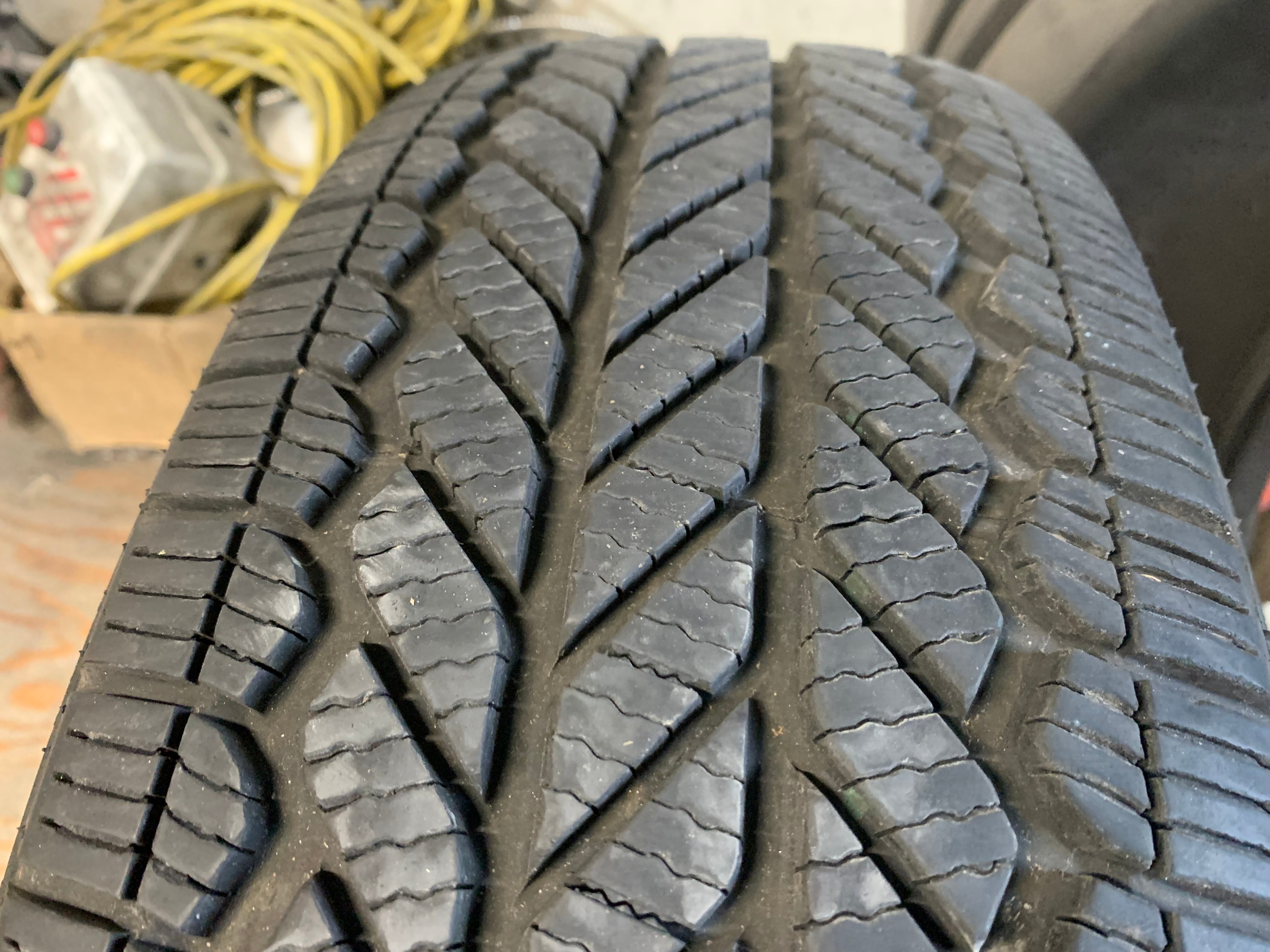 1 X single 225/65/17 M+S 102H Bridgestone Weatherpeak with 80% - photo 3
