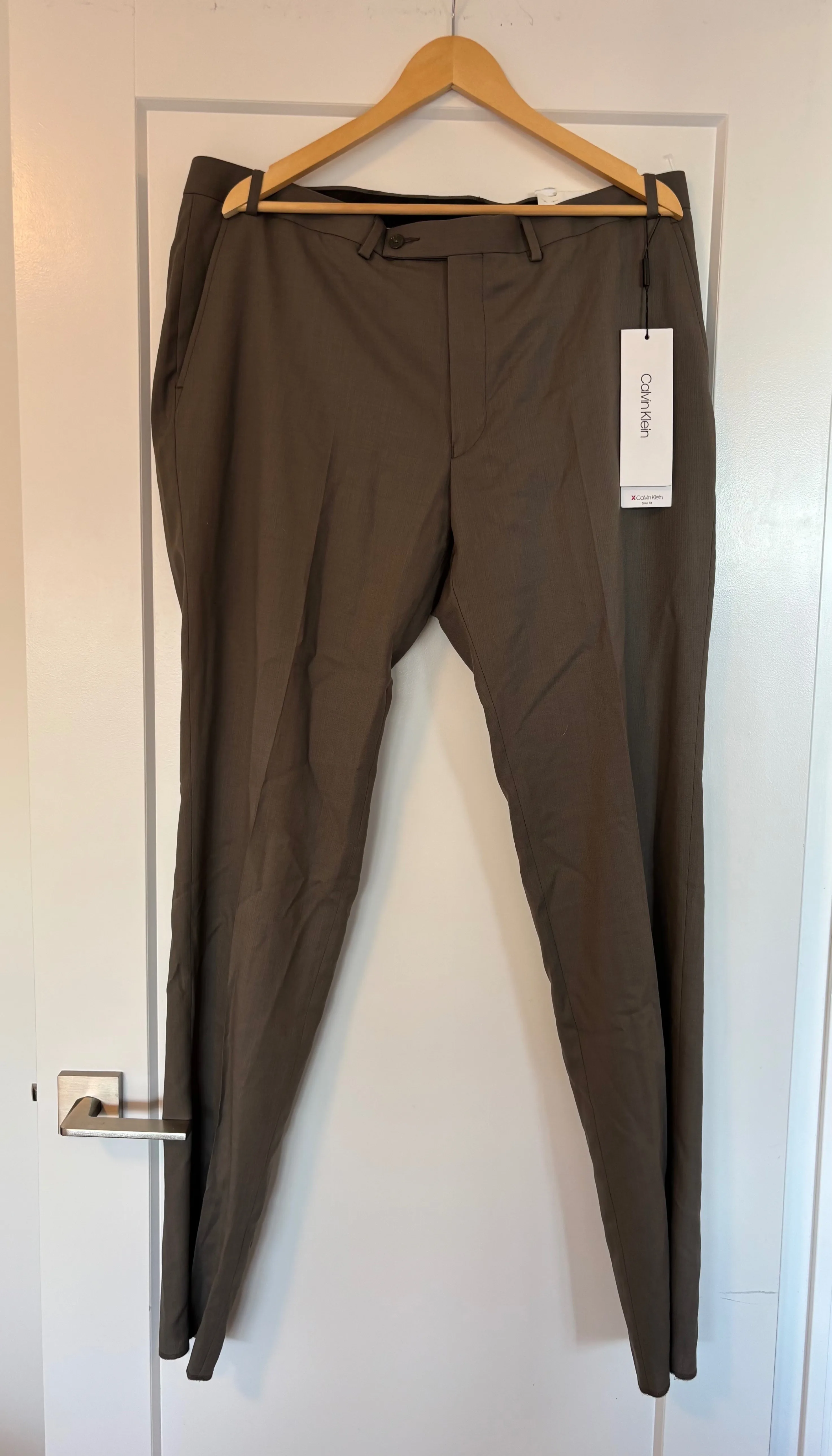 NWT Calvin Klein Men's Pants, Slim Fit -Size 40 W