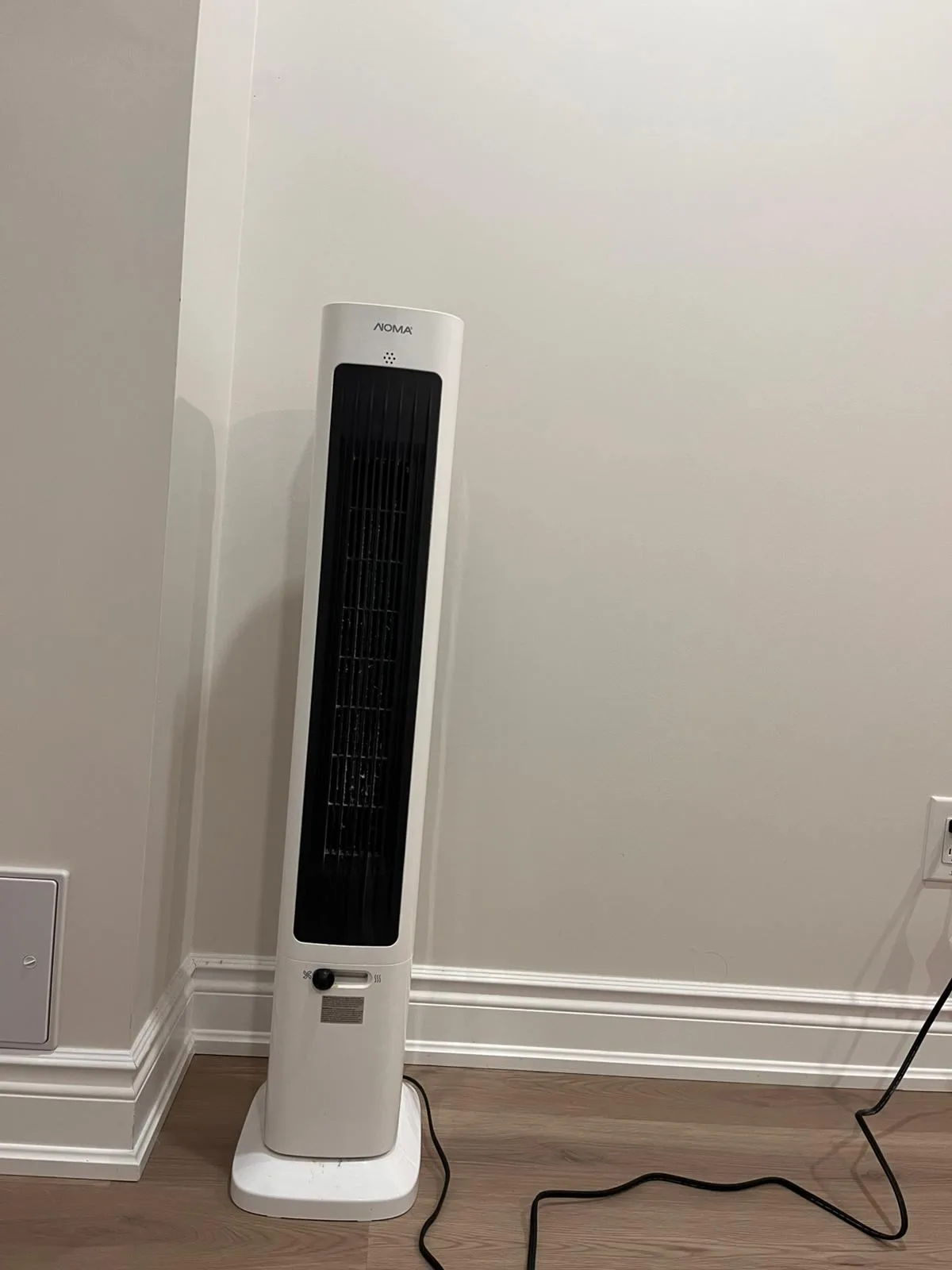 NOMA 2-in-1 Tower Fan & Heater, 38-in - Excellent Condition image indicator(4)