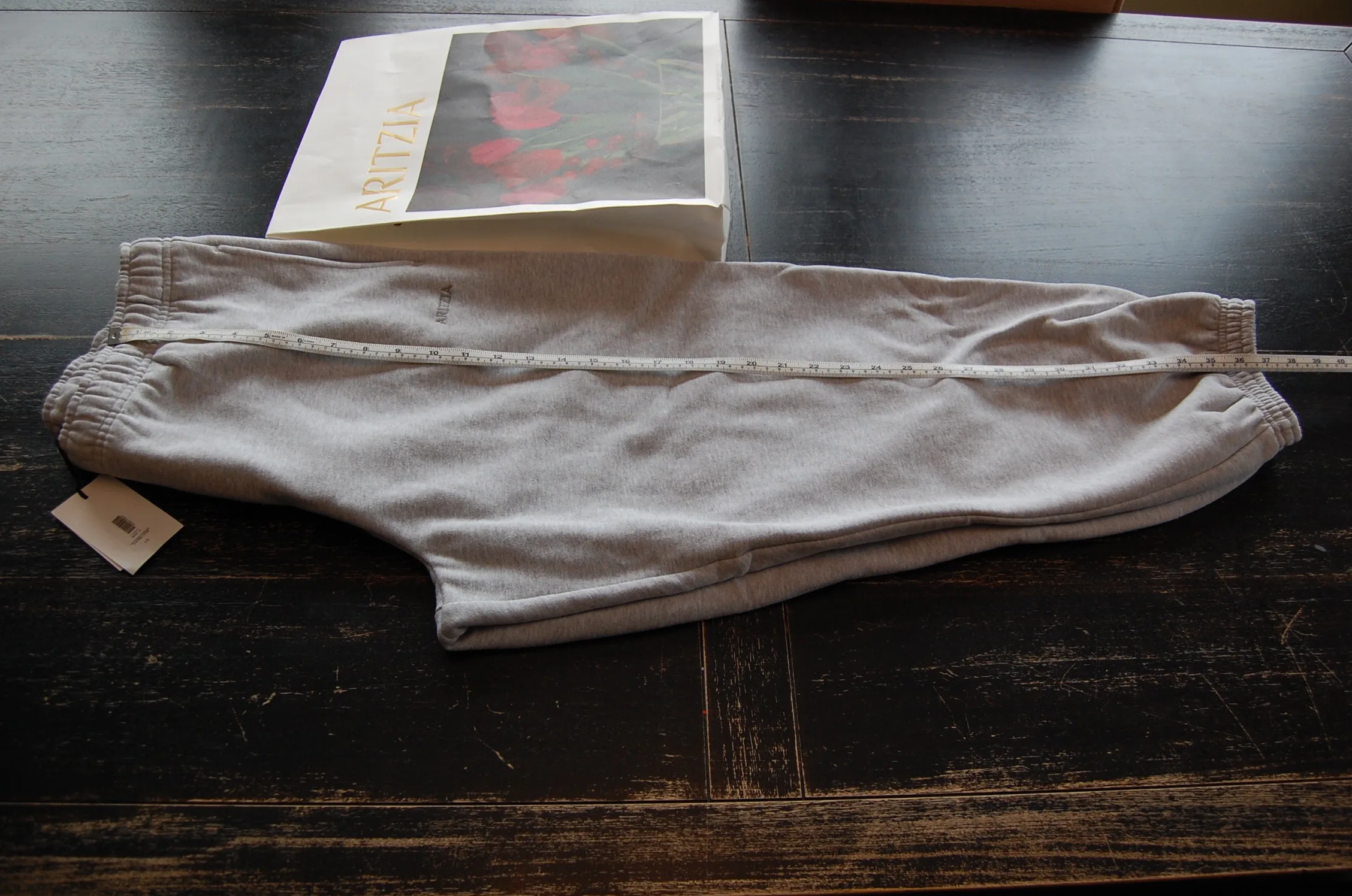 Aritzia Mega Fleece Sweatpants L/G - New with tags image indicator(4)