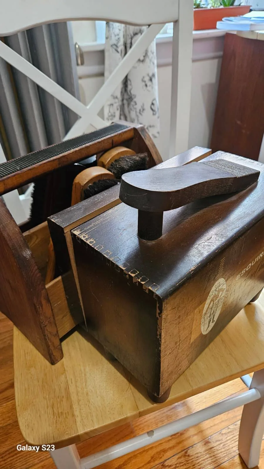 Vintage Esquire Shoe Care Chest & Boot Polish Set image indicator(5)