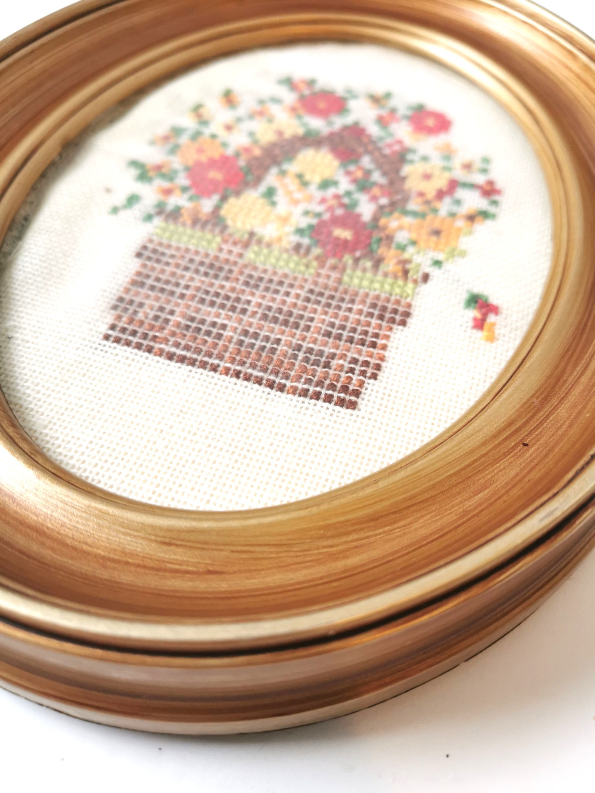 Vtg Casita Needlepoint Framed Art Flower Basket Hand Made - photo 3