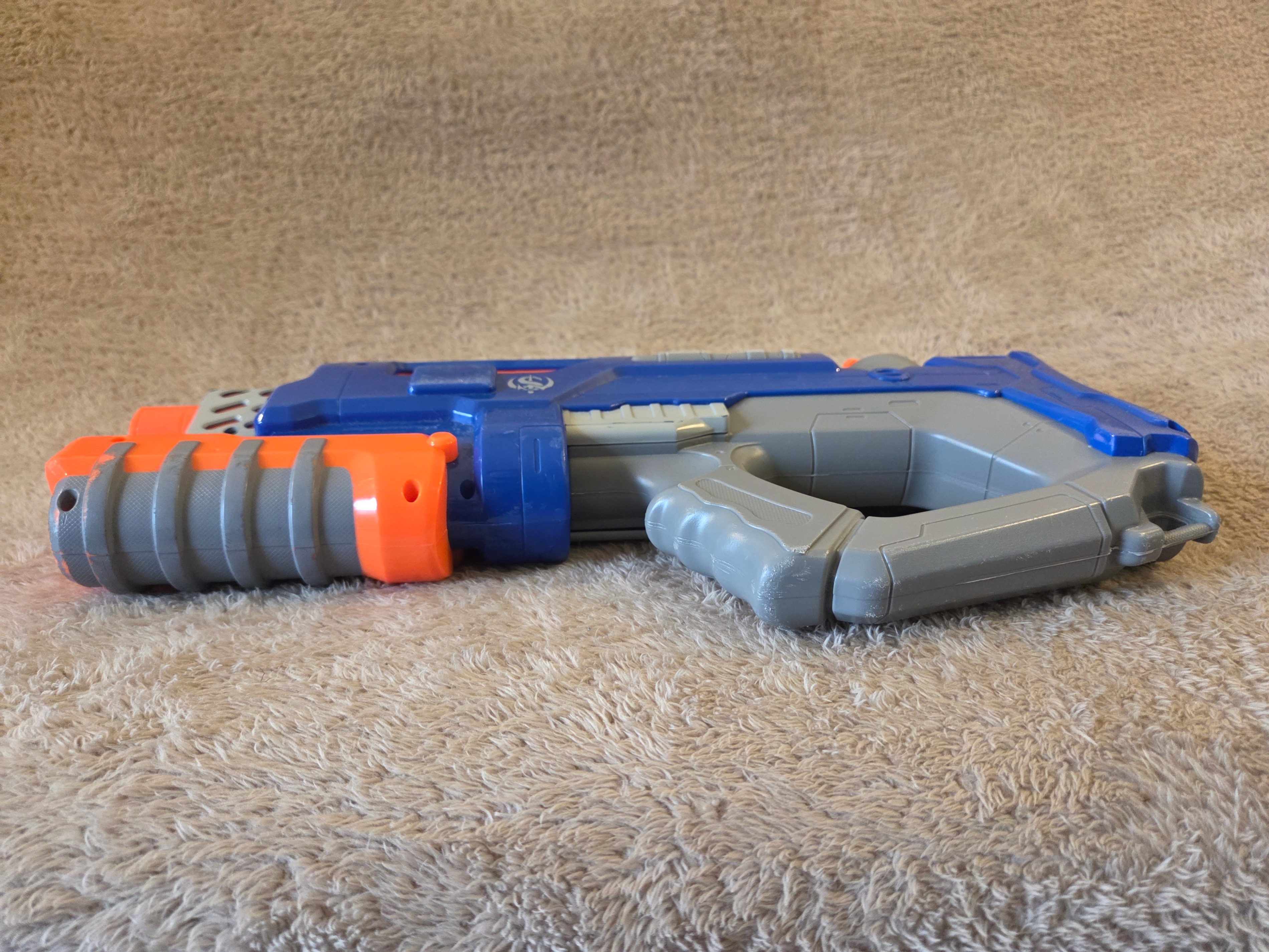 Nerf Super Soaker Rattler – Pump-Action Water Blaster - photo 4
