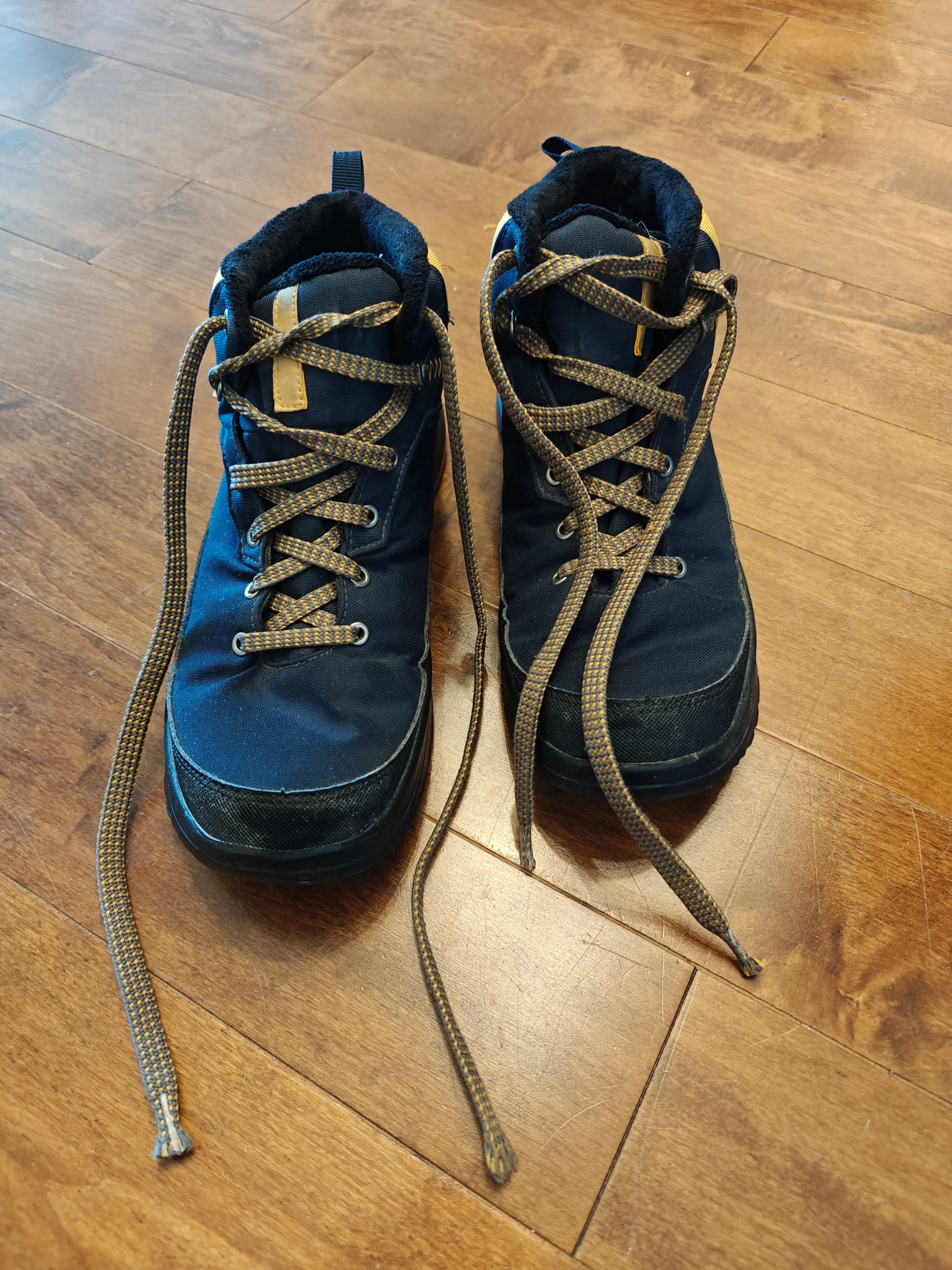 Warm Waterproof Winter Hiking Boots – Size US 9 / UK 8