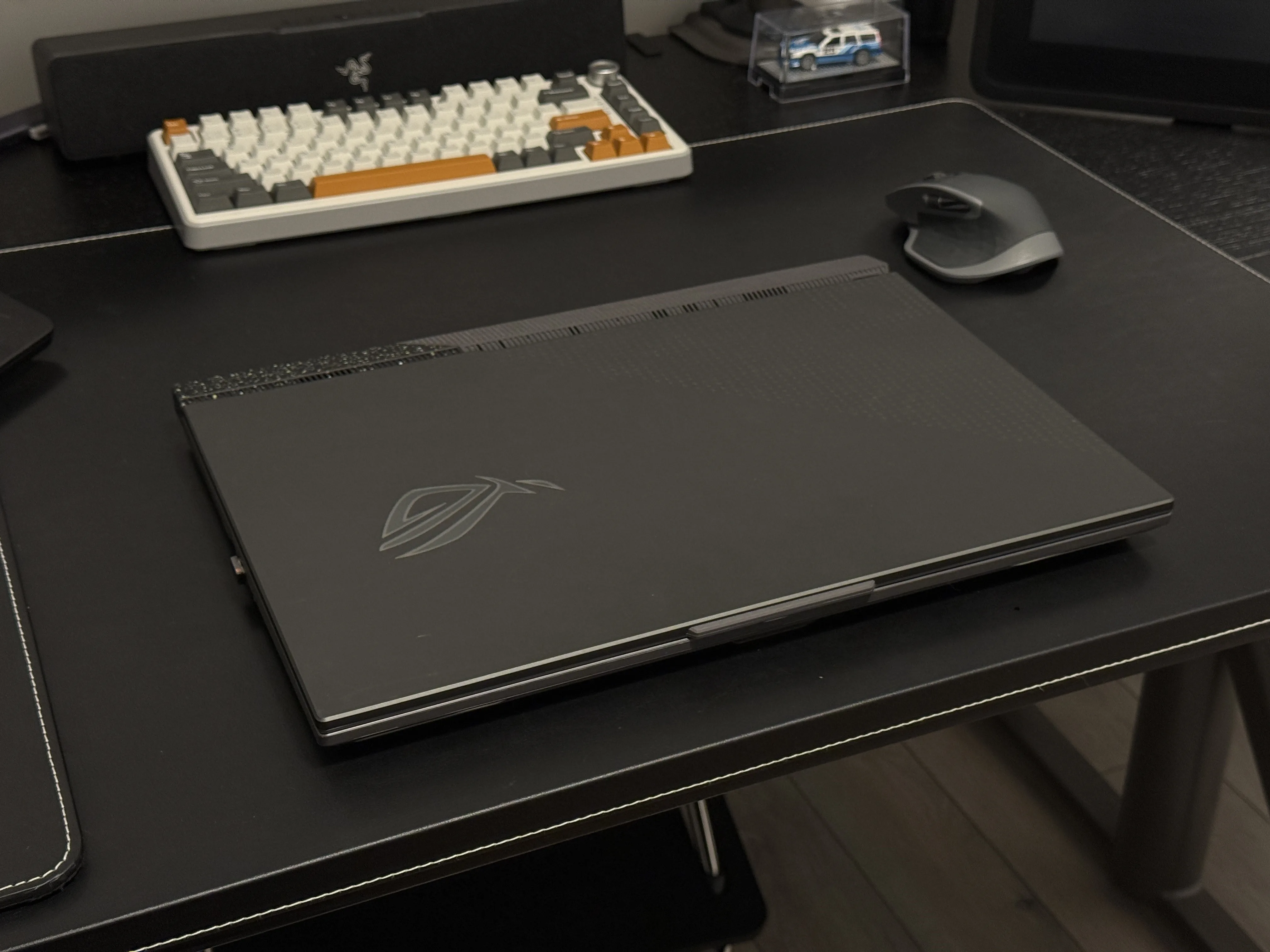 ASUS ROG G173PV (UPGRADED) GAMING LAPTOP image indicator(8)