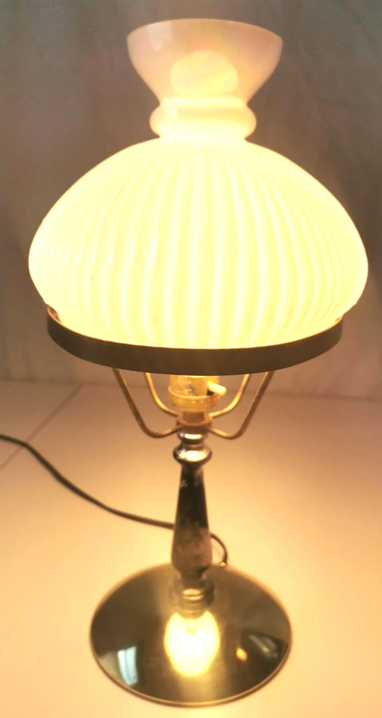 LUXURY 1950s Brass & Ribbed Milk Glass Parlor Lamp 16.5" T image indicator(2)
