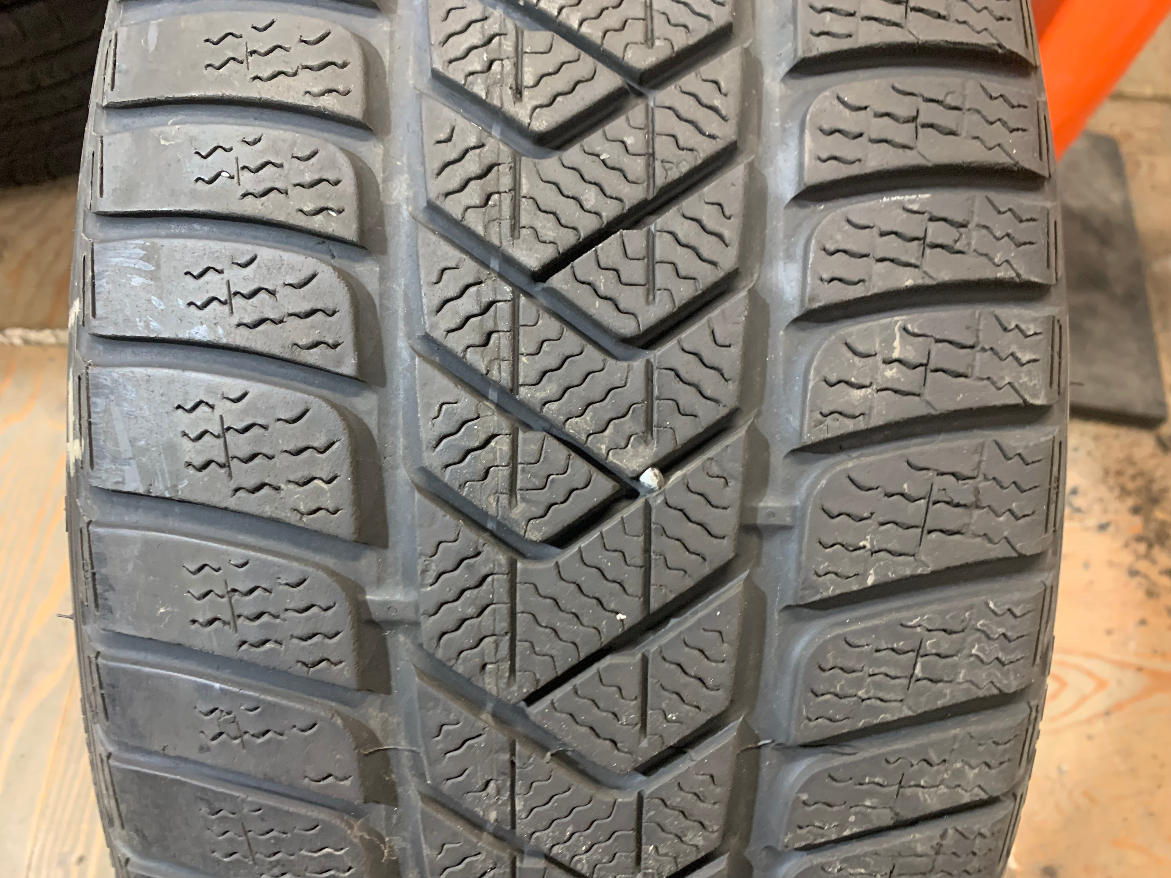 1 X single 255/35/20 97V M+S Pirelli Sottozero 3 (J) w 70% tread - photo 2
