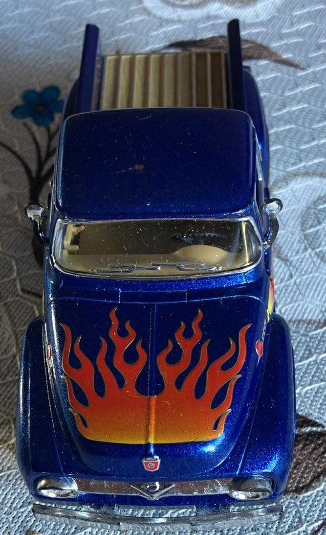 Kinsmart 1956 Ford F-100 Pickup Truck Die Cast 1:38