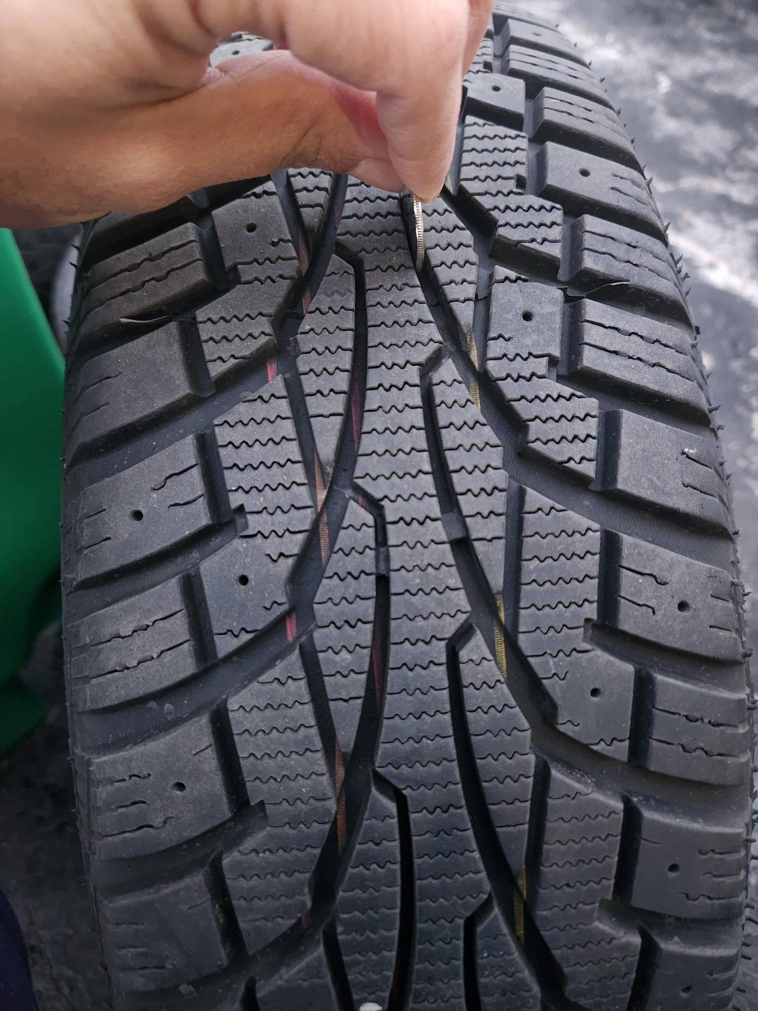 4 UNIROYAL TIGER PAW Winter Tires 175/65/14 with rims