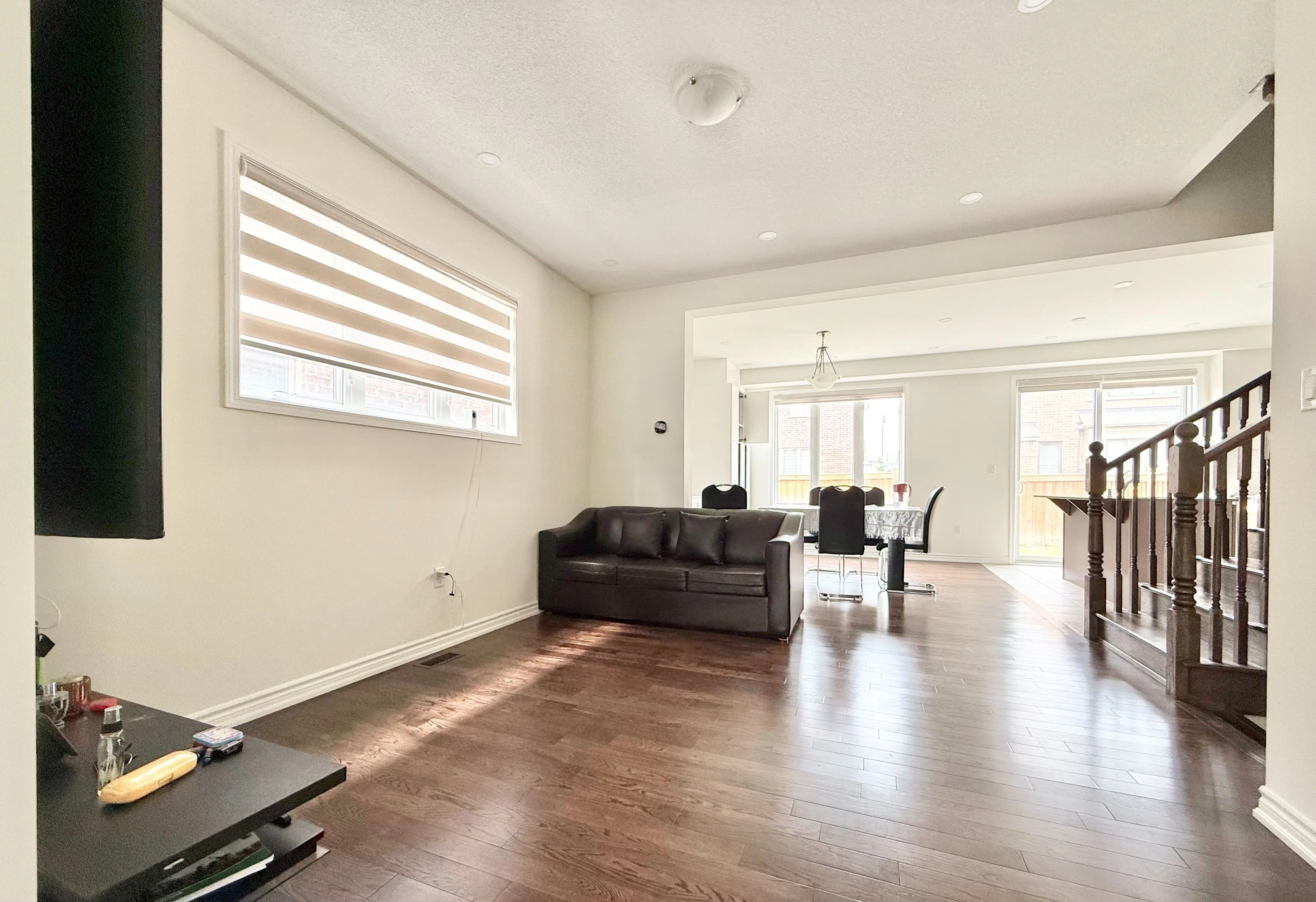 3 Bedroom 2.5 bath 3 Parking image indicator(6)