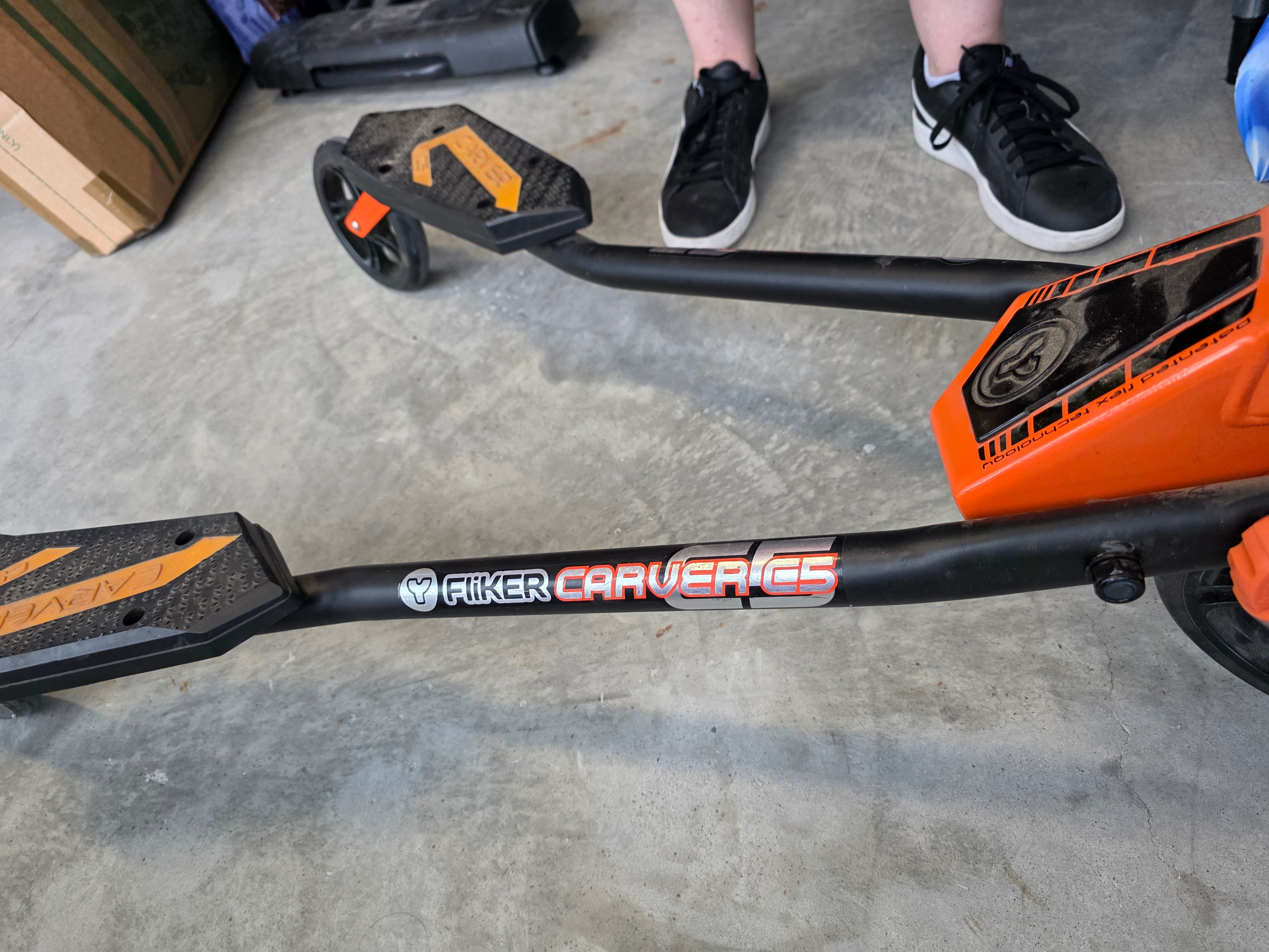 Fliker Carver G5 – Orange & Black – (Scooter) - photo 5