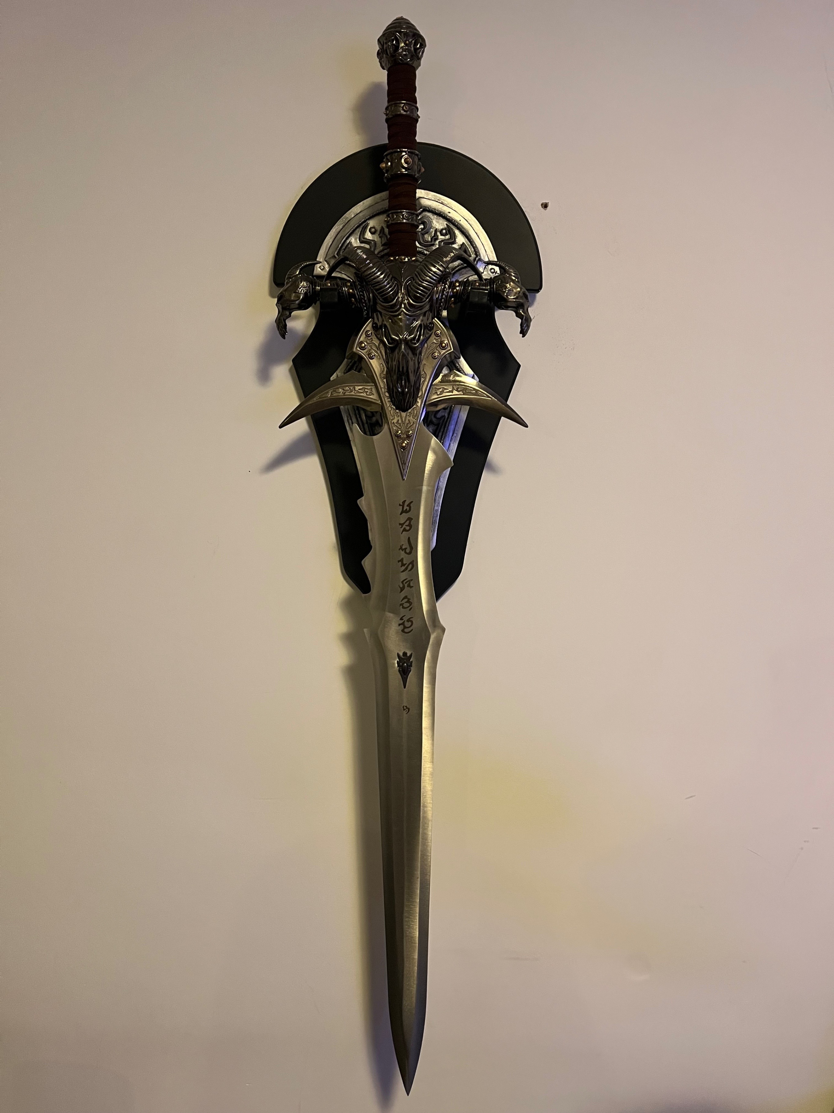Frostmourne Sword Replica - World of Warcraft