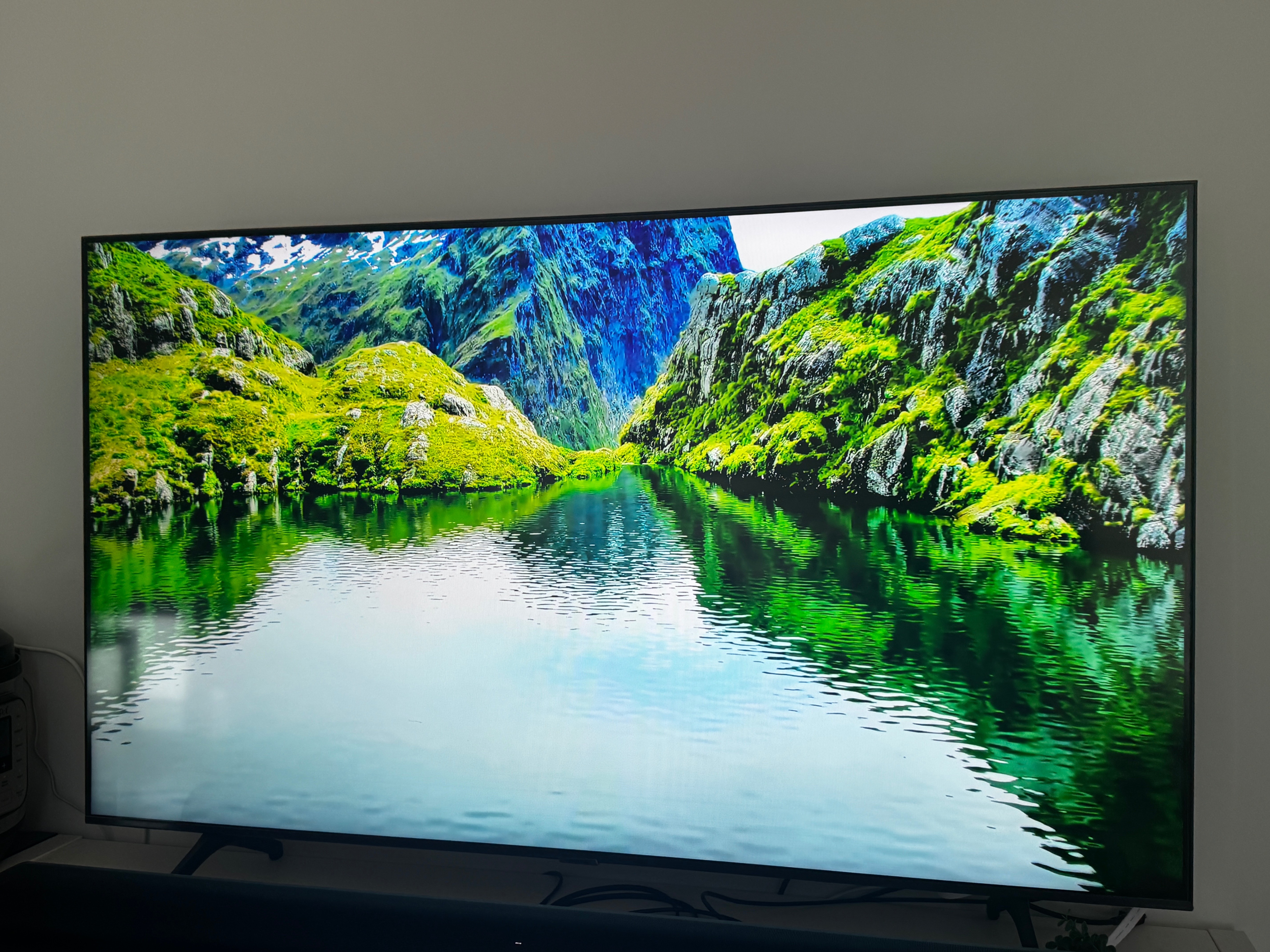 Samsung 55” 4K LED TV – Works Well, Read Desc