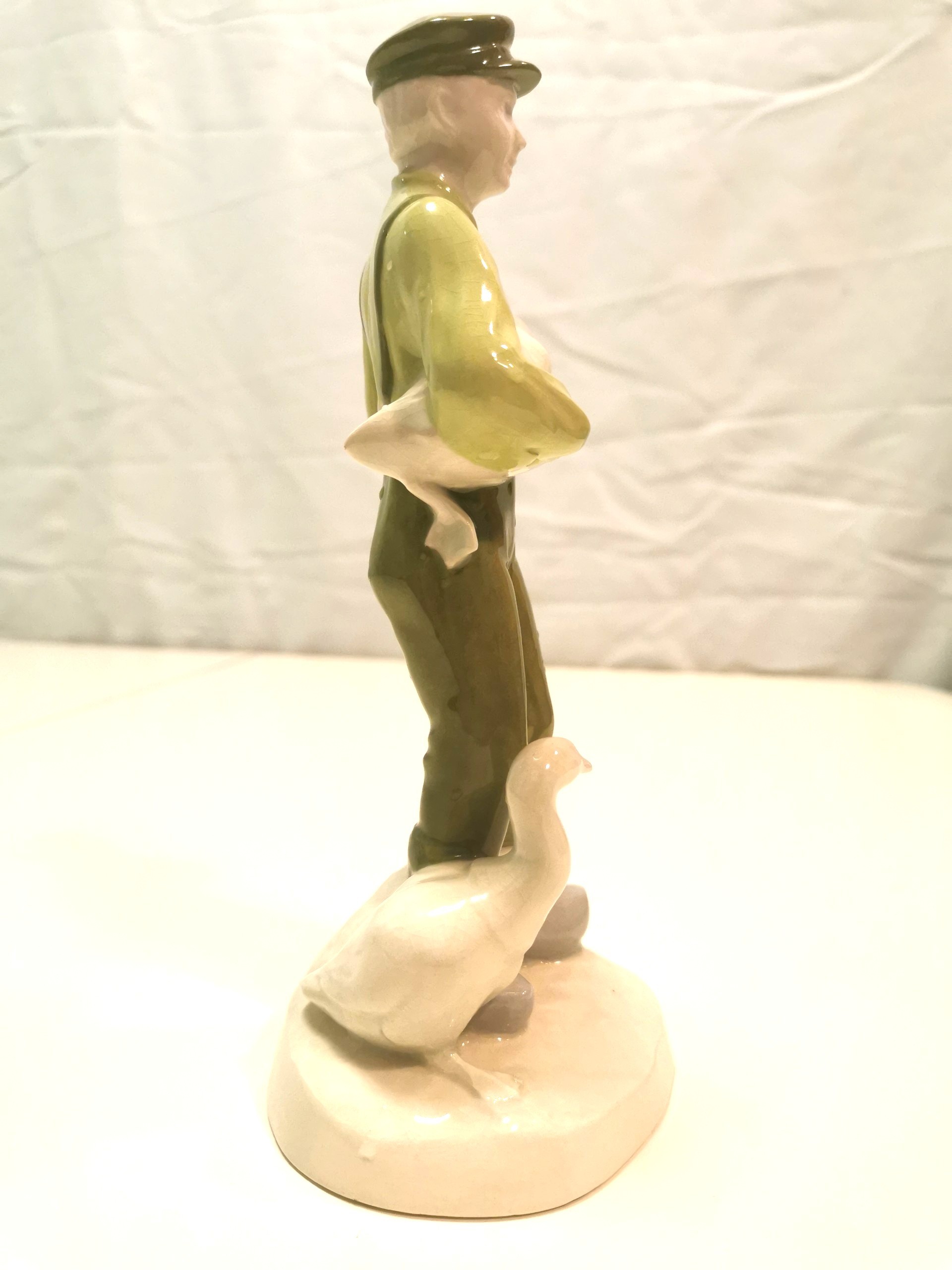 Vintage 9" Porcelain Dutch Boy with Goose Figurine, Clogs 1960s - photo 4