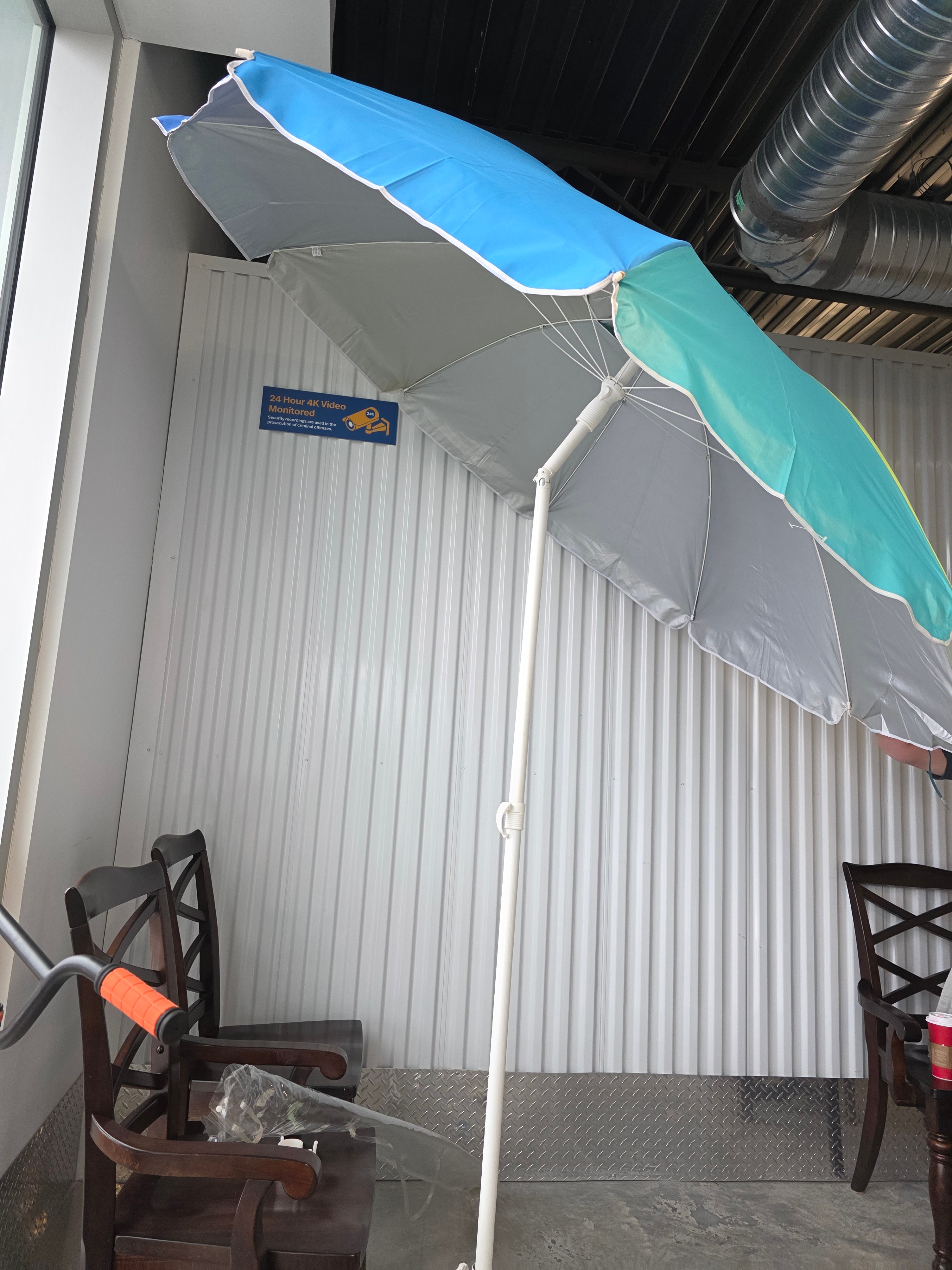 Large Beach/Picnic Umbrella (portable with stand/feet & Case) - photo 2