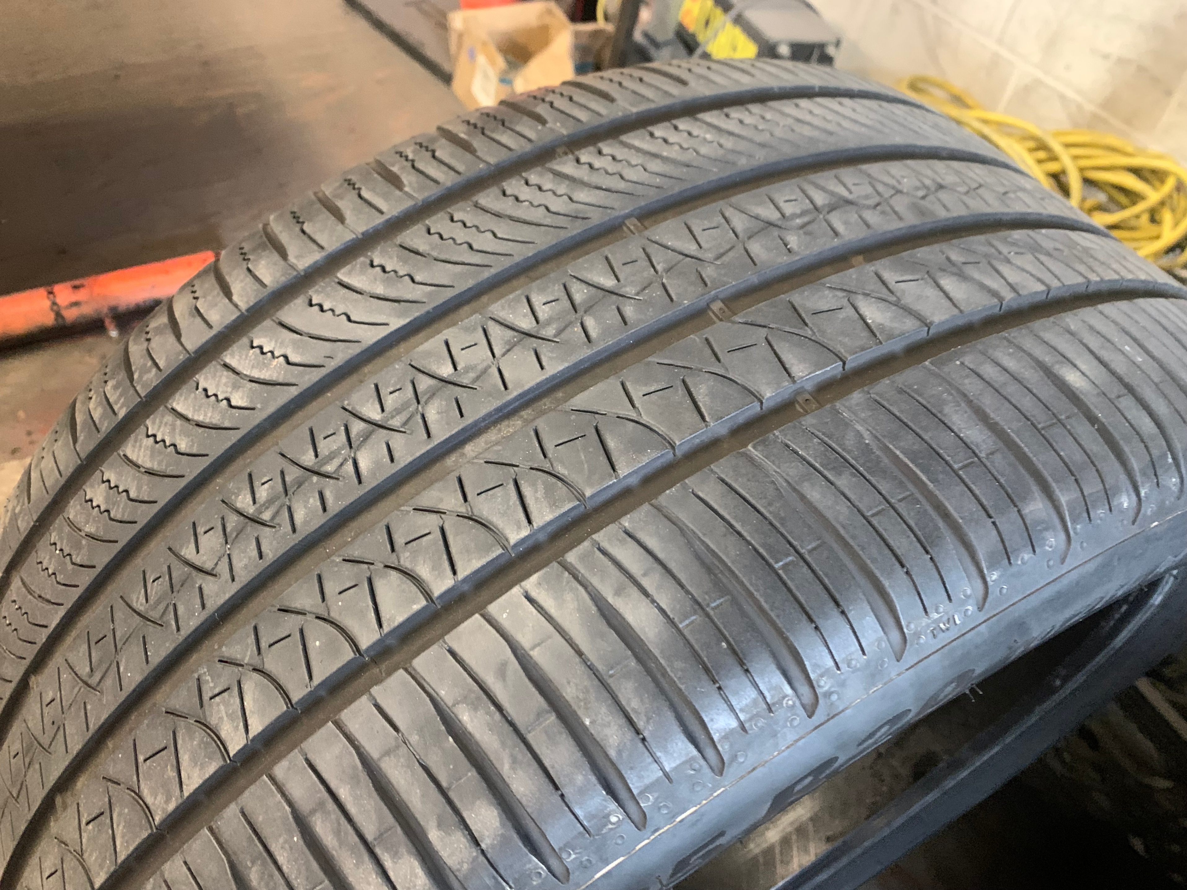 1 X single 275/35/20 M+S 102H Pirelli Pzero A/S with 60% tread - photo 4
