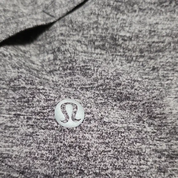 Lululemon Running Shorts, Size 6 - photo 3