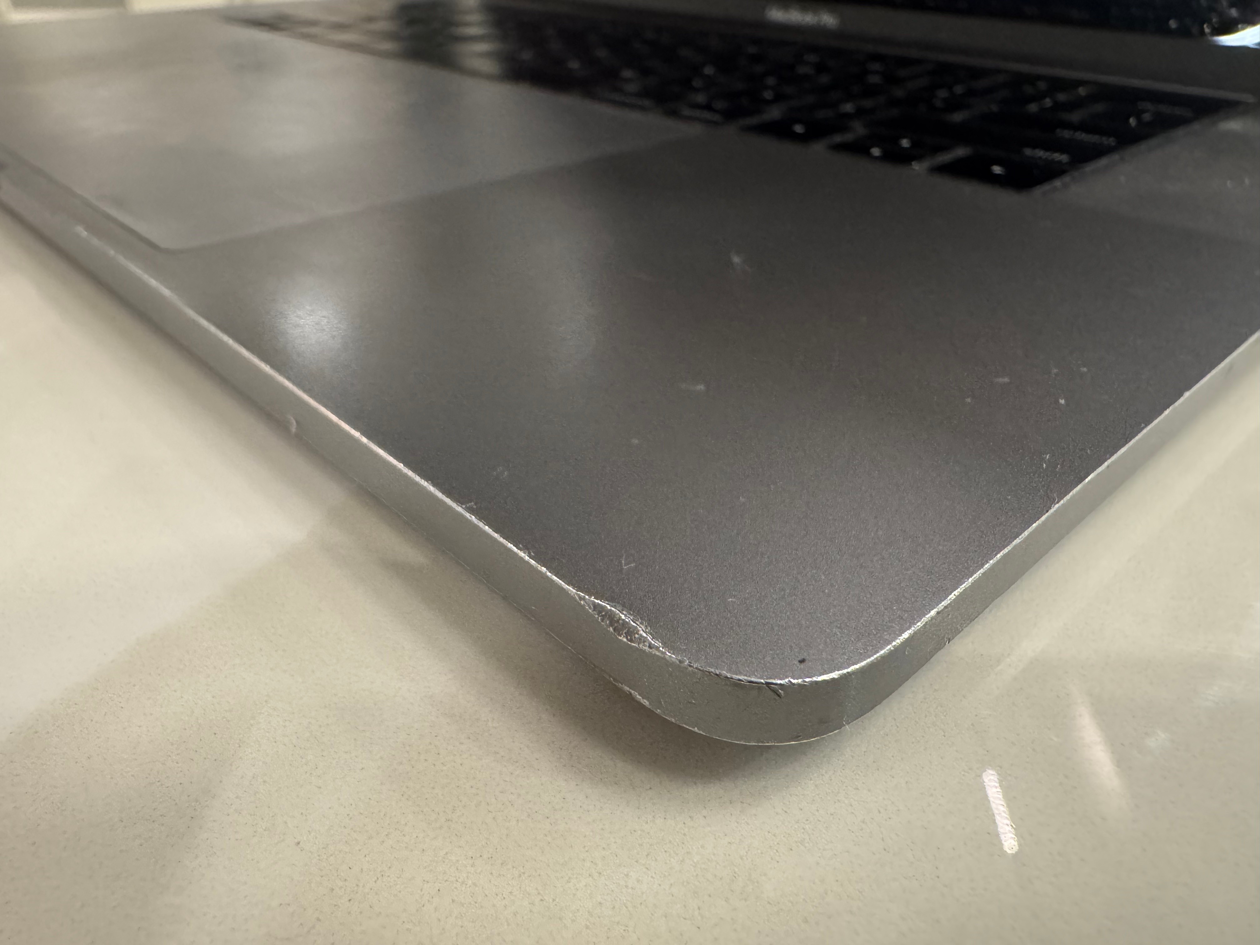 MacBook Pro 2017 – i7 / 16GB RAM / Touch Bar + Fingerprint - photo 5