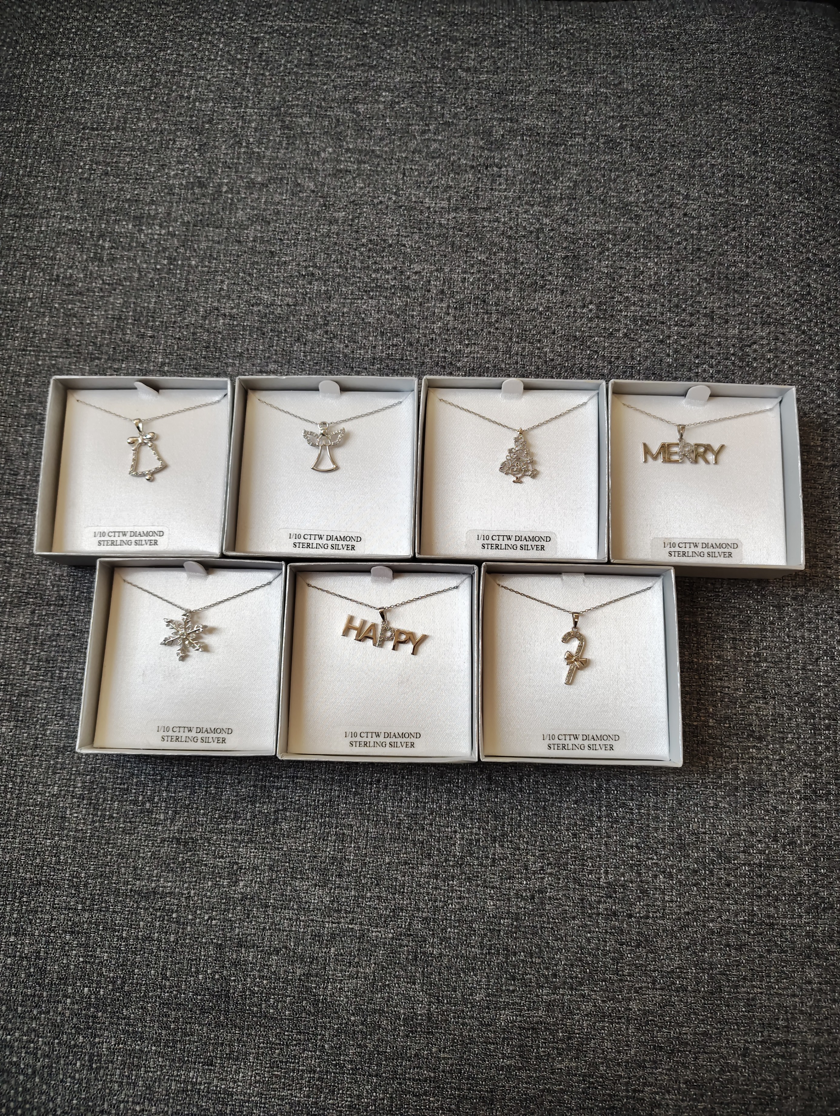 NEW NECKLACE- Christmas Gem