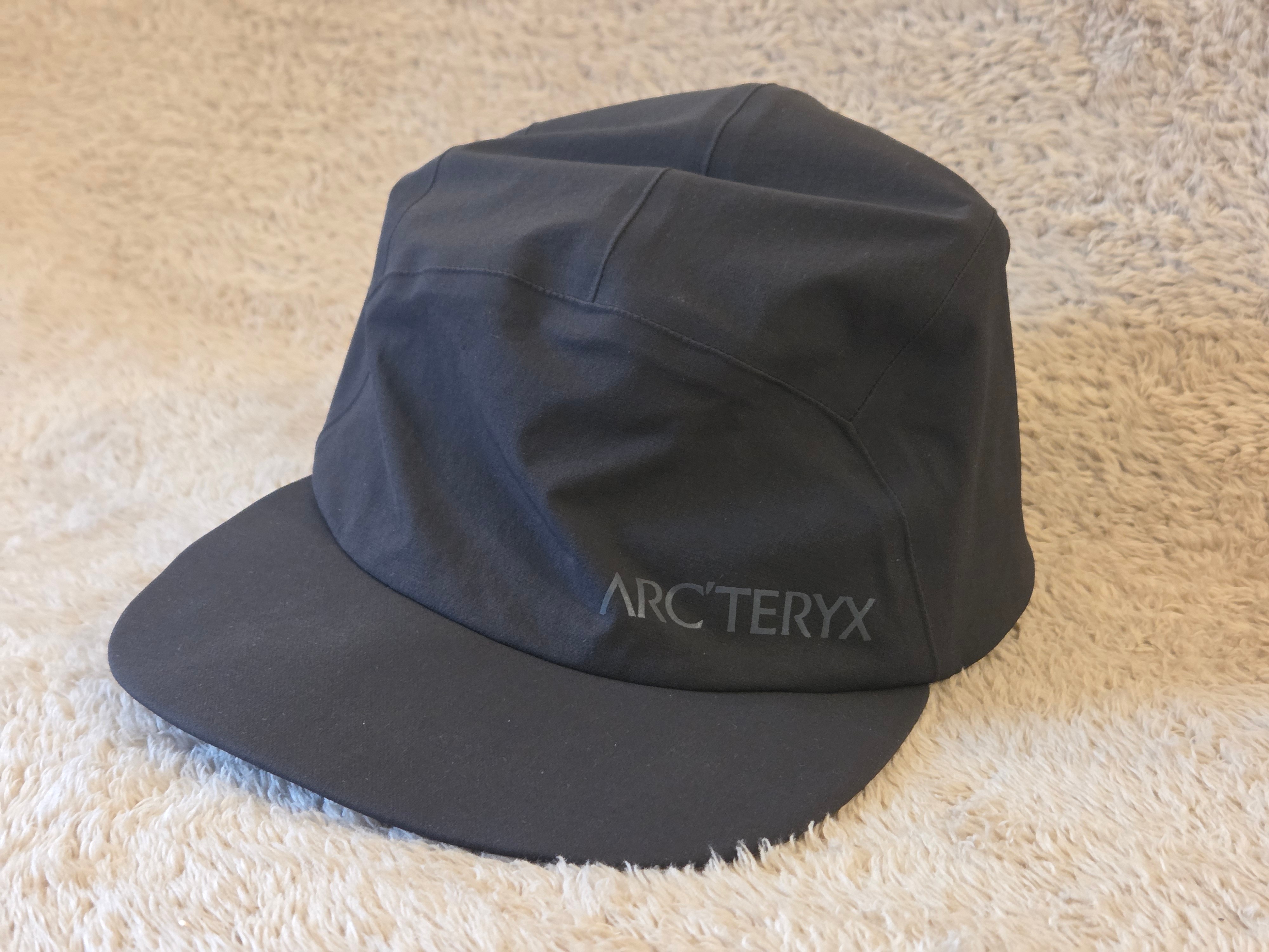 Arcteryx 5-Panel Tech Cap – Black, brand new