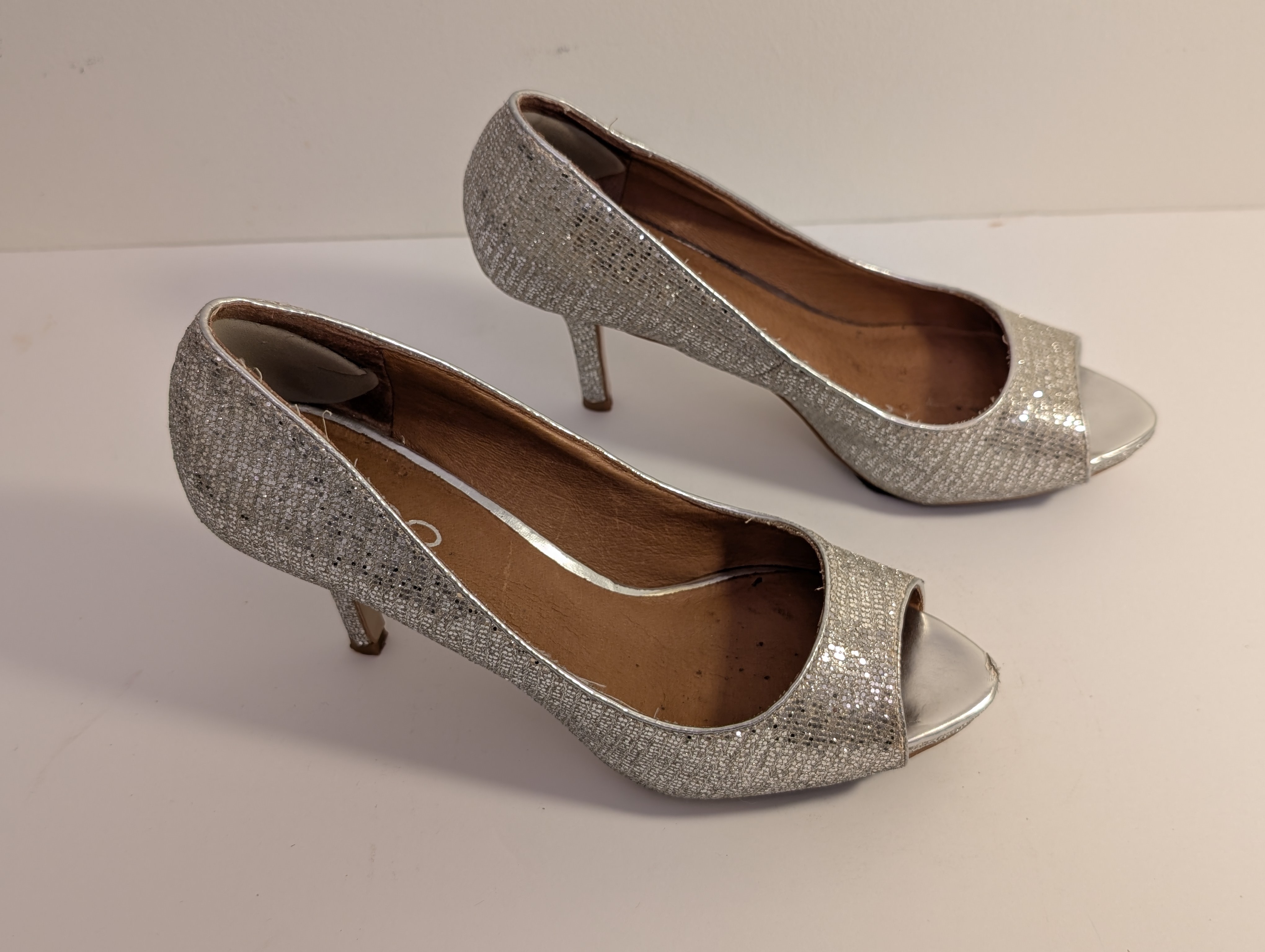 Aldo Silver Glitter Heels, Size 7 - photo 2