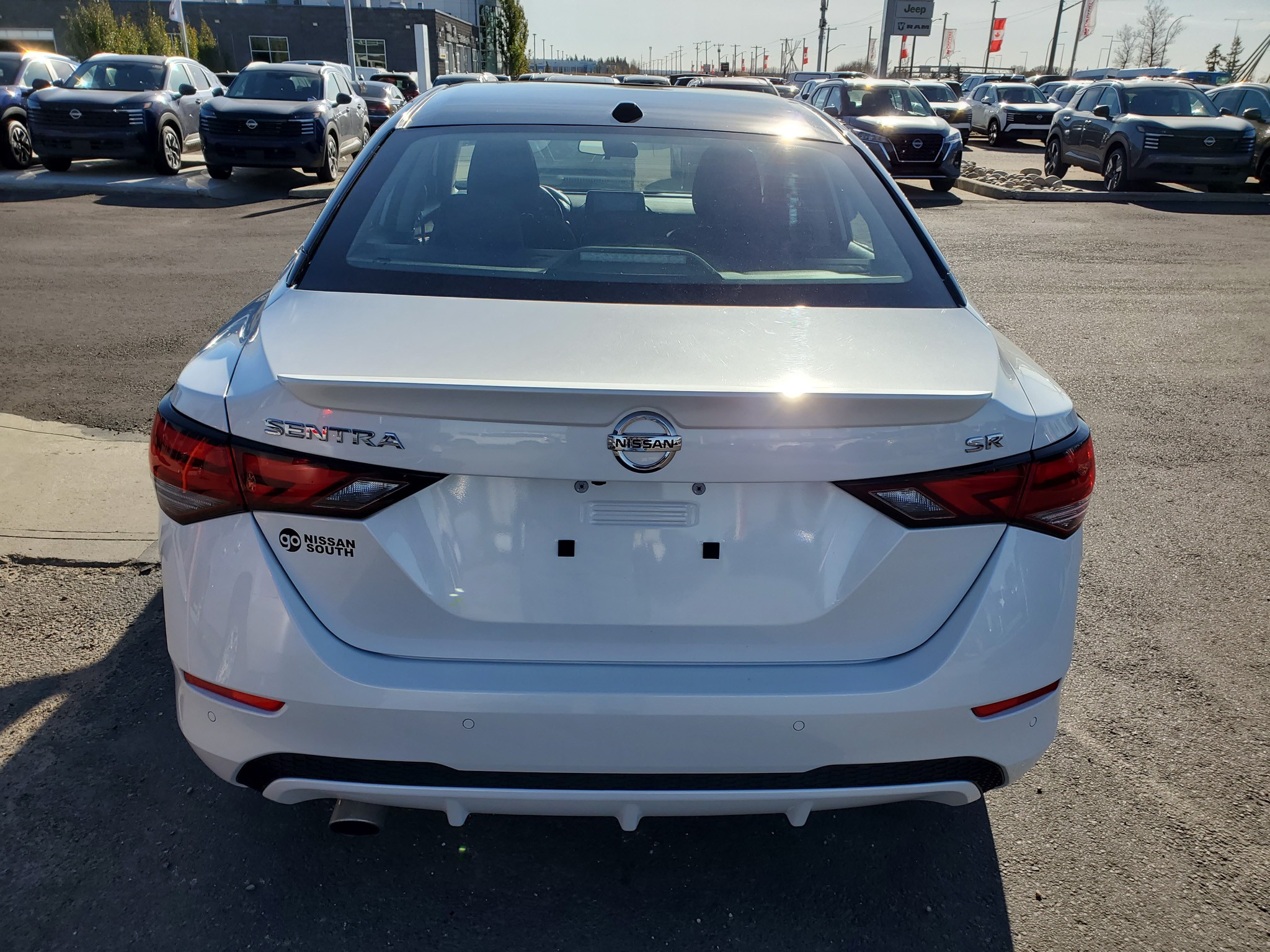2023 Nissan Sentra SR - photo 4