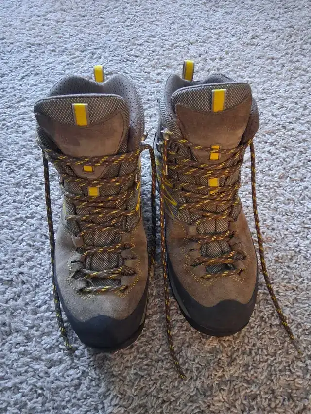North Face Hiking Boots - Women's size 9