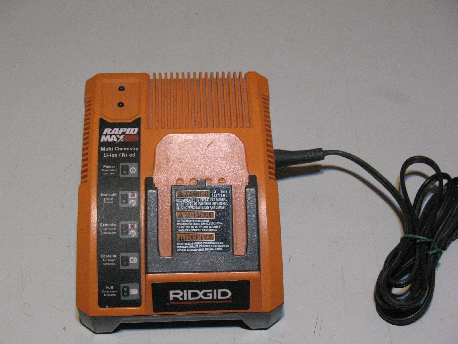 Makita, DeWalt, and Ridgid 18 Volt Battery Chargers - photo 5