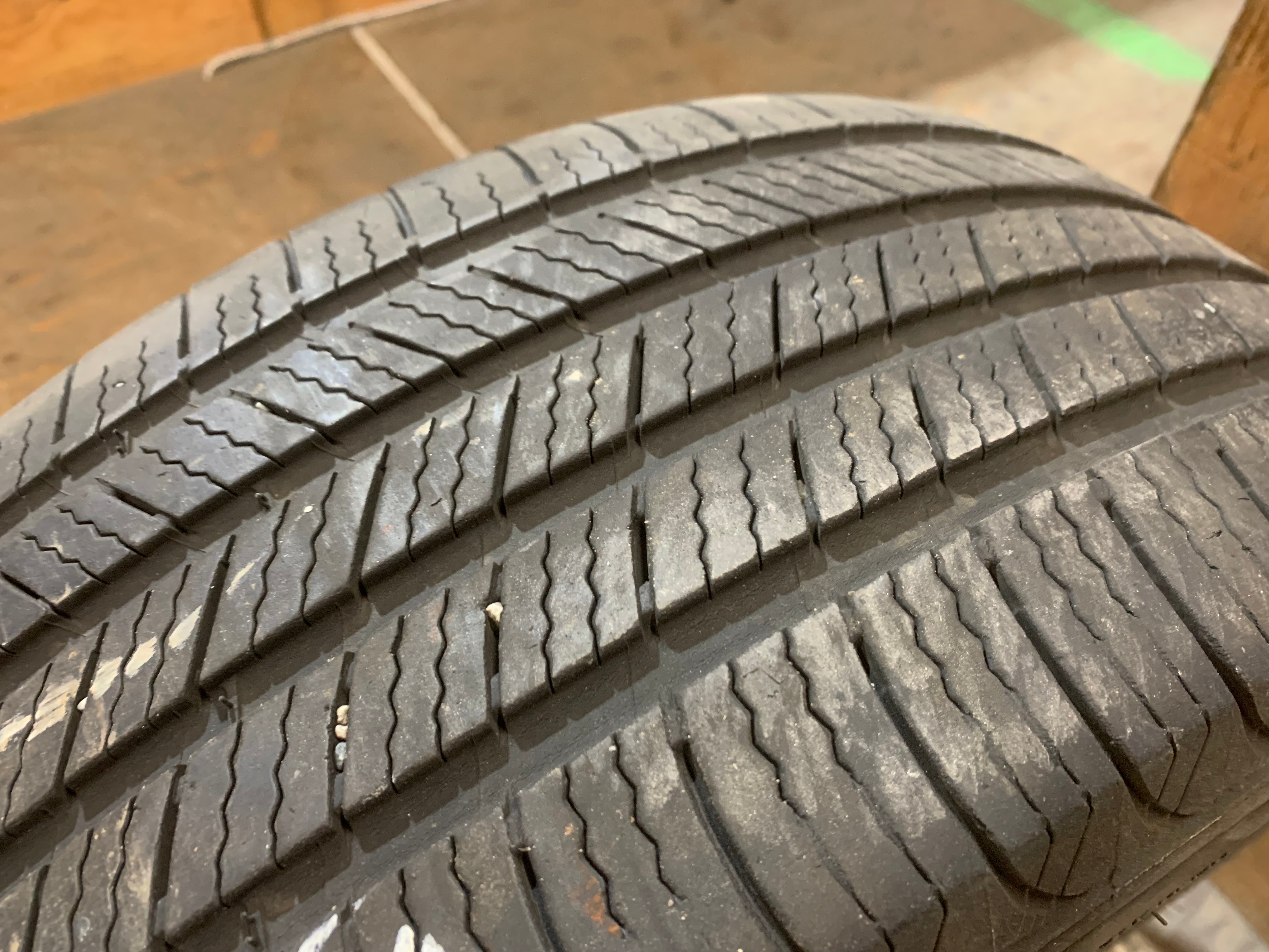 PAIR of 215/55/17 94H M+S Michelin Defender T+H with 60% tread - photo 4