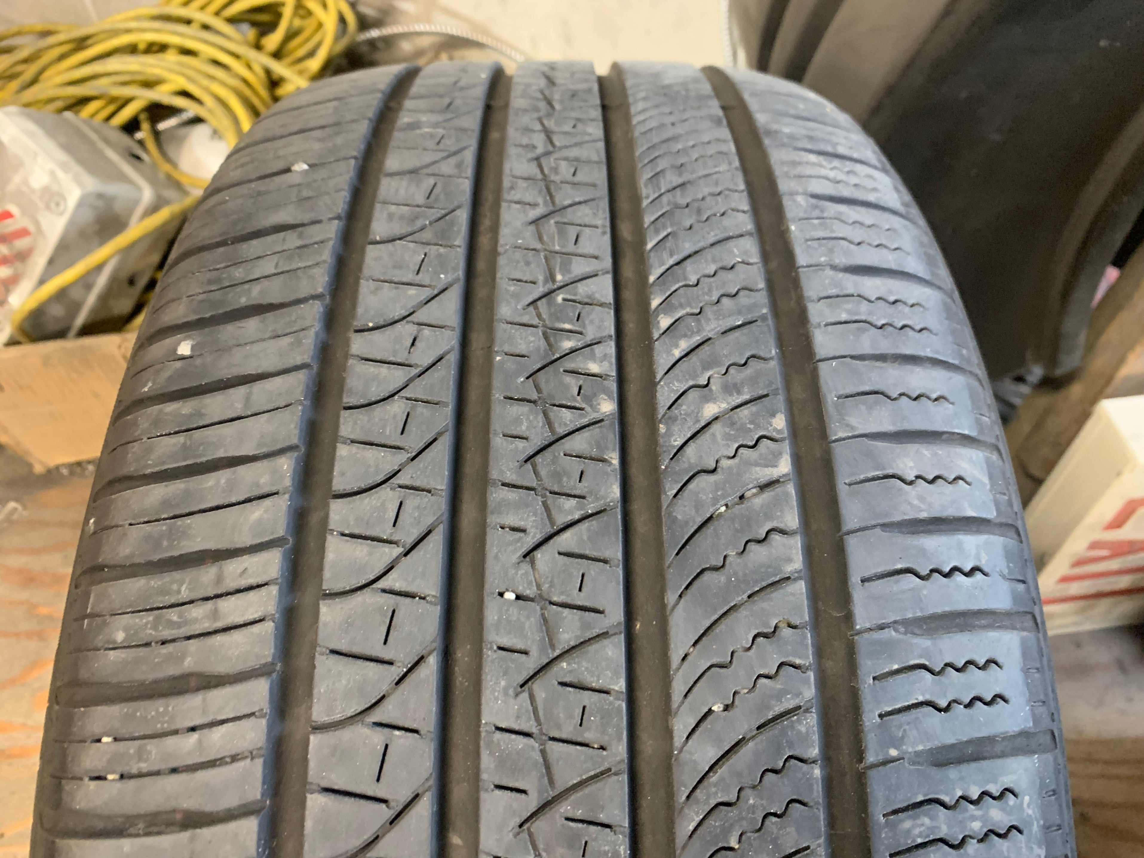 1 X single 255/40/19 M+S 100H Pirelli Pzero A/S with 75% tread - photo 3