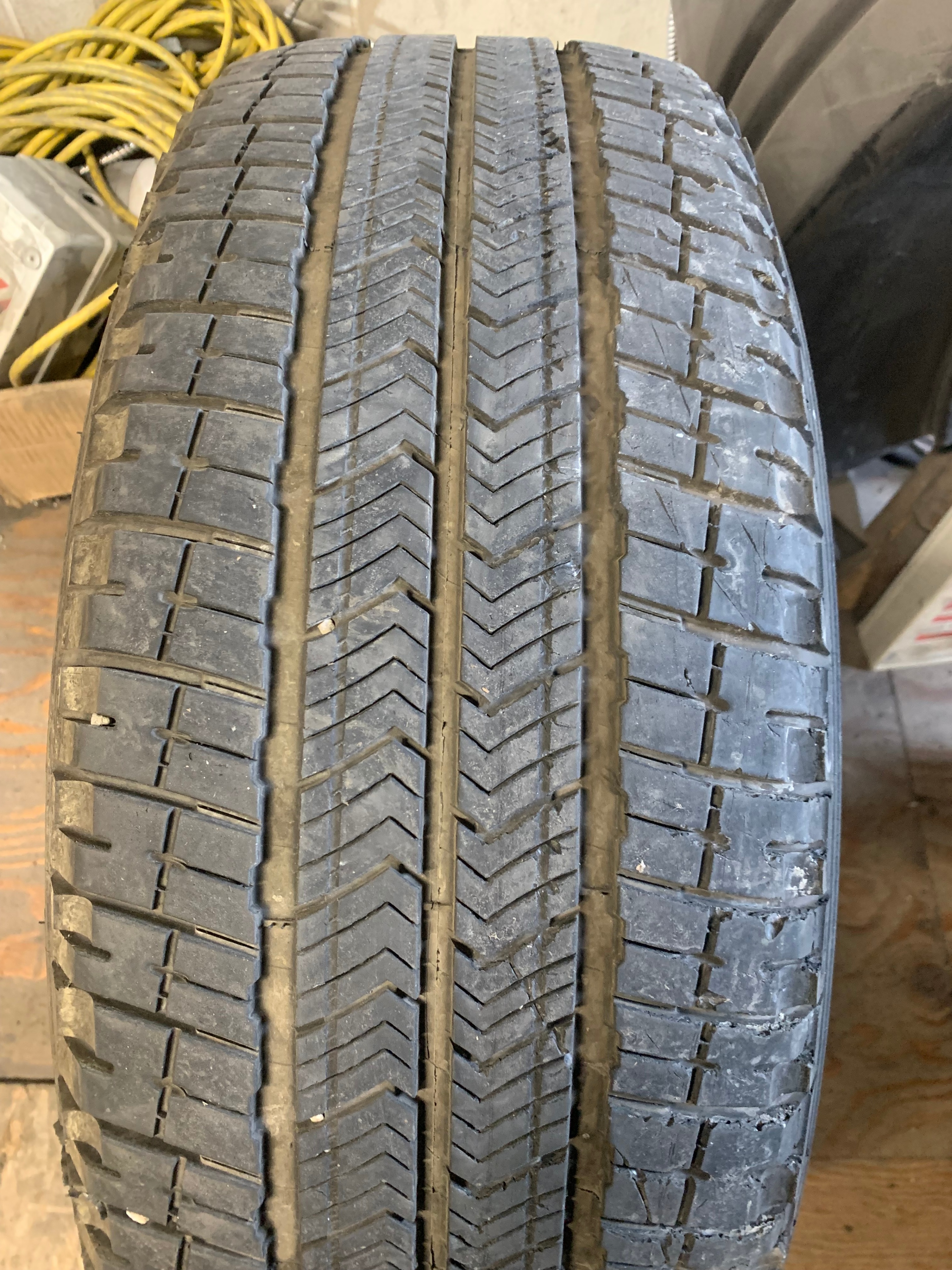 1 X single 275/65/18 M+S 116T Michelin Primacy XC with 60% tread