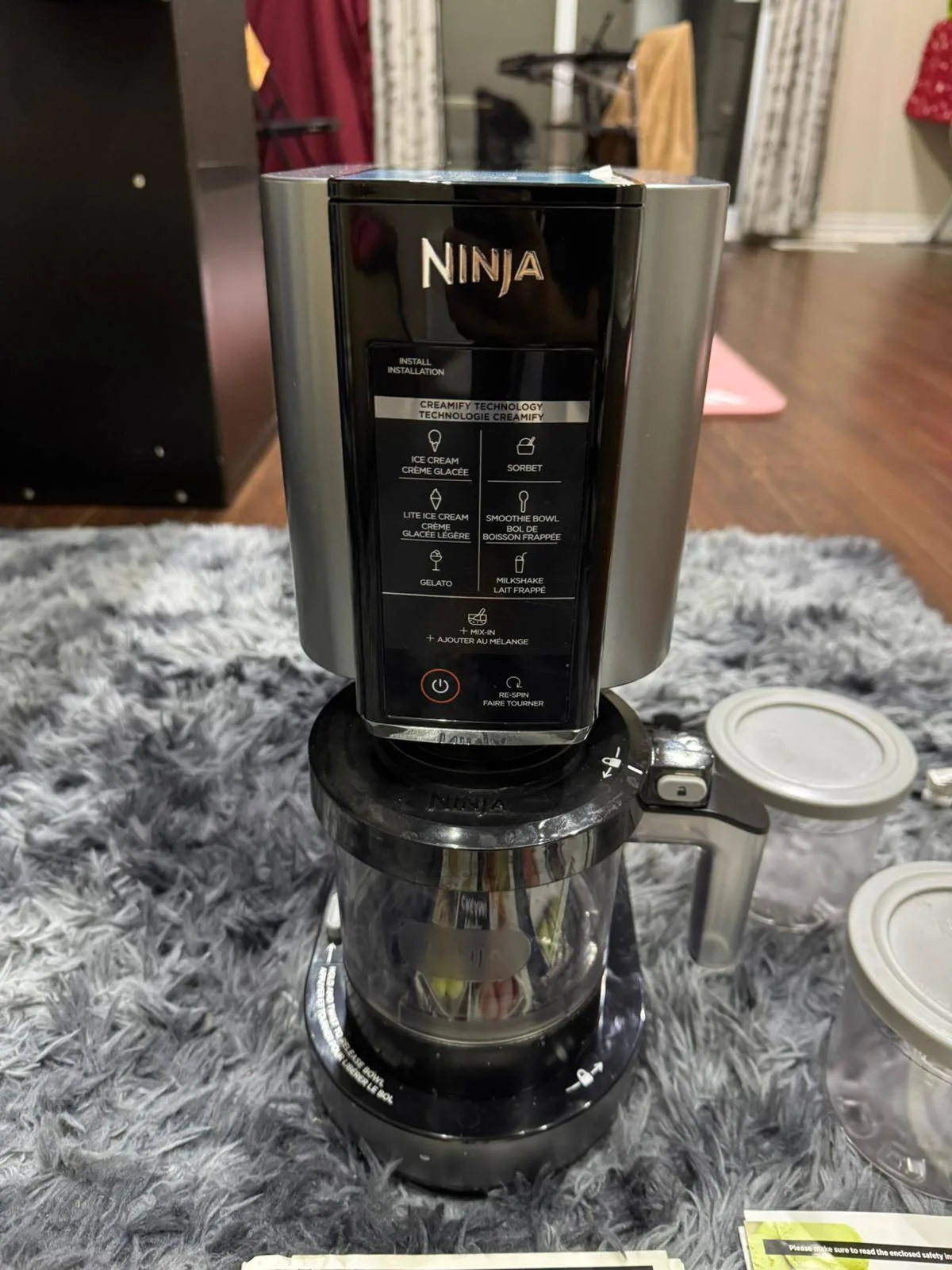 Ninja CREAMi Ice Cream Maker (NC301C) like-new condition. image indicator(5)