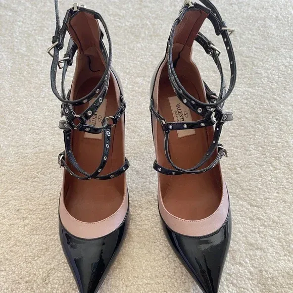 Authentic Valentino Garavani Rockstud Shoes