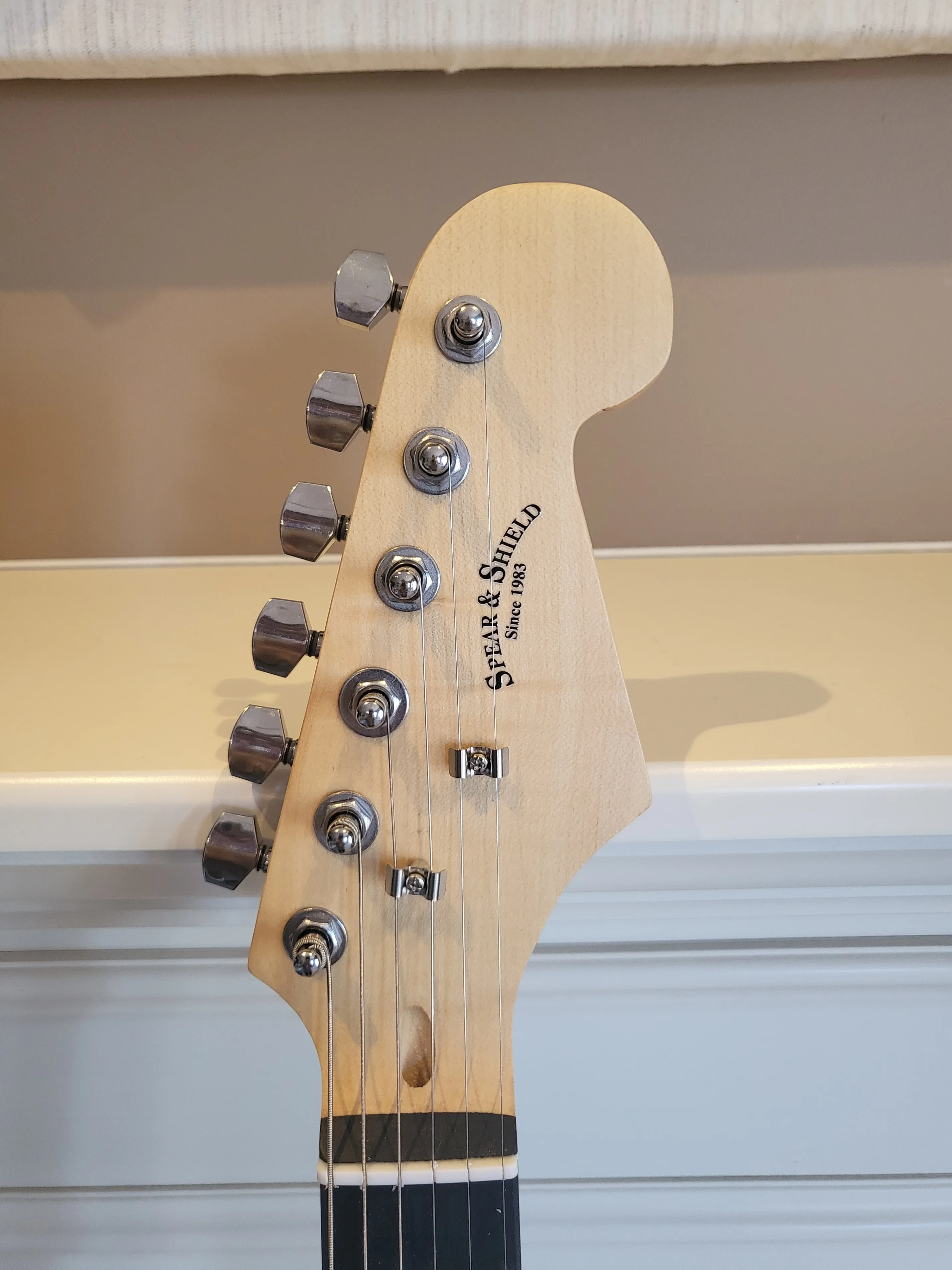 Ready to Play! NEW Full-Size Electric Guitar - Starter Ready BK image indicator(6)