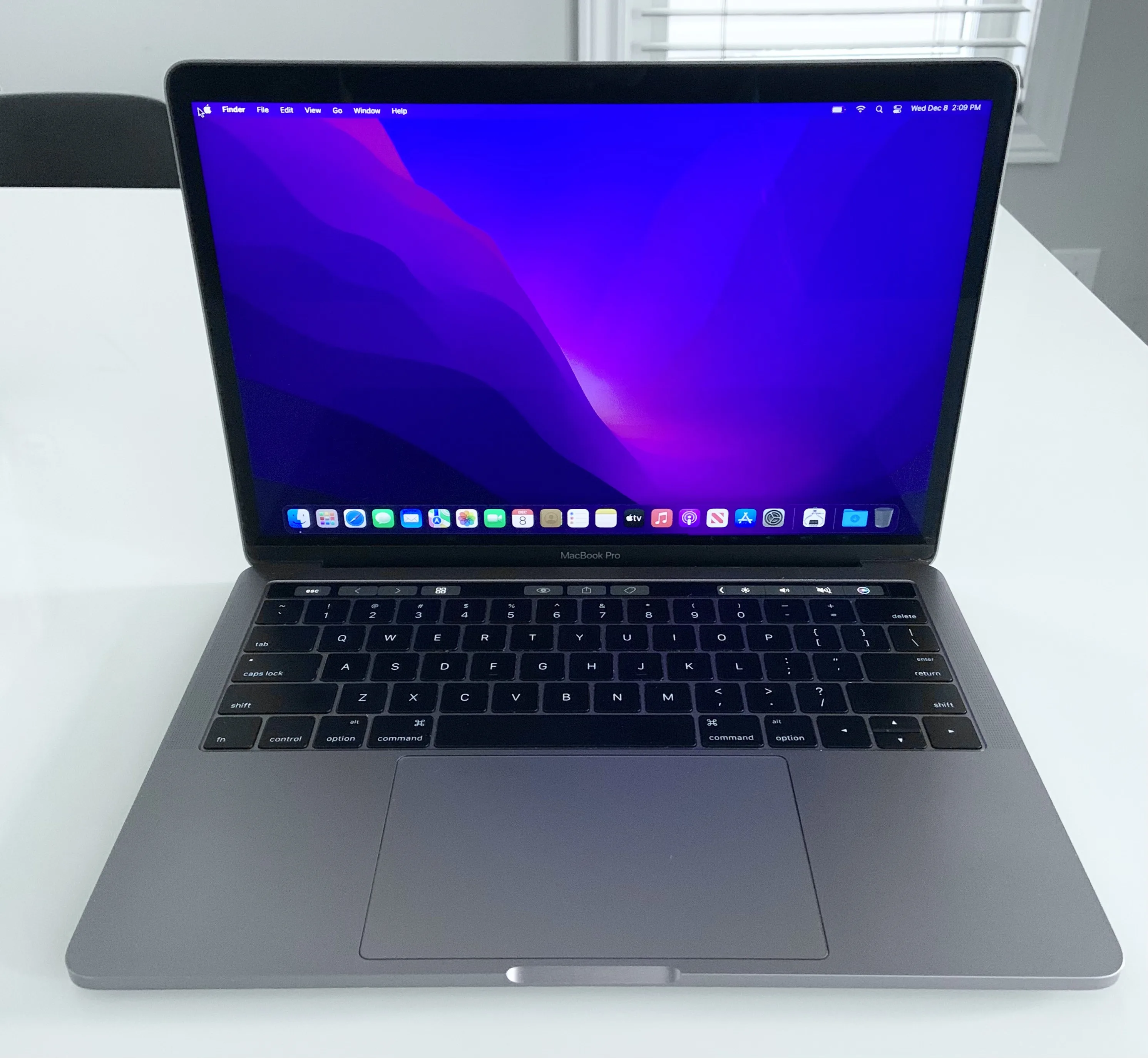 MINT 2020 MACBOOK PRO TOUCHBAR 13 / 1.4GHz i5 / 8GB RAM / 256GB