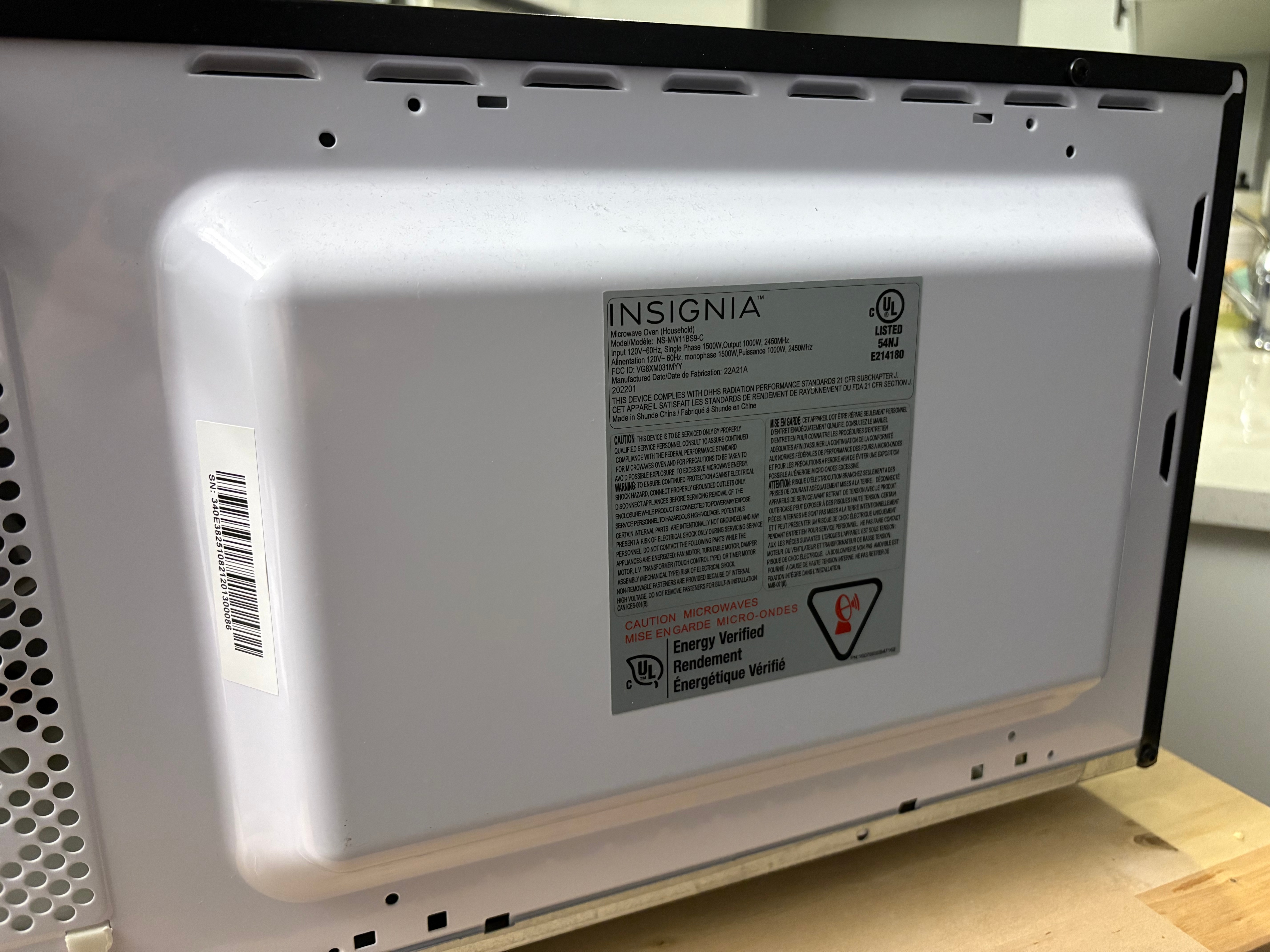 Insignia Countertop Microwave - In Great Condition! - photo 3