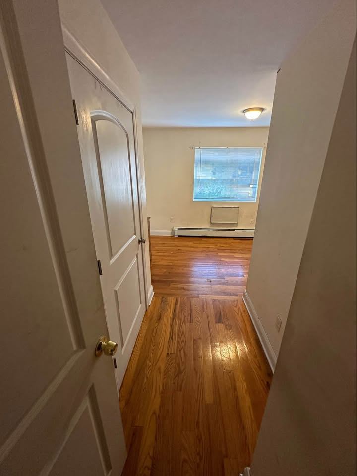ROOM FOR RENT - WAKEFIELD AREA 10469 - photo 2