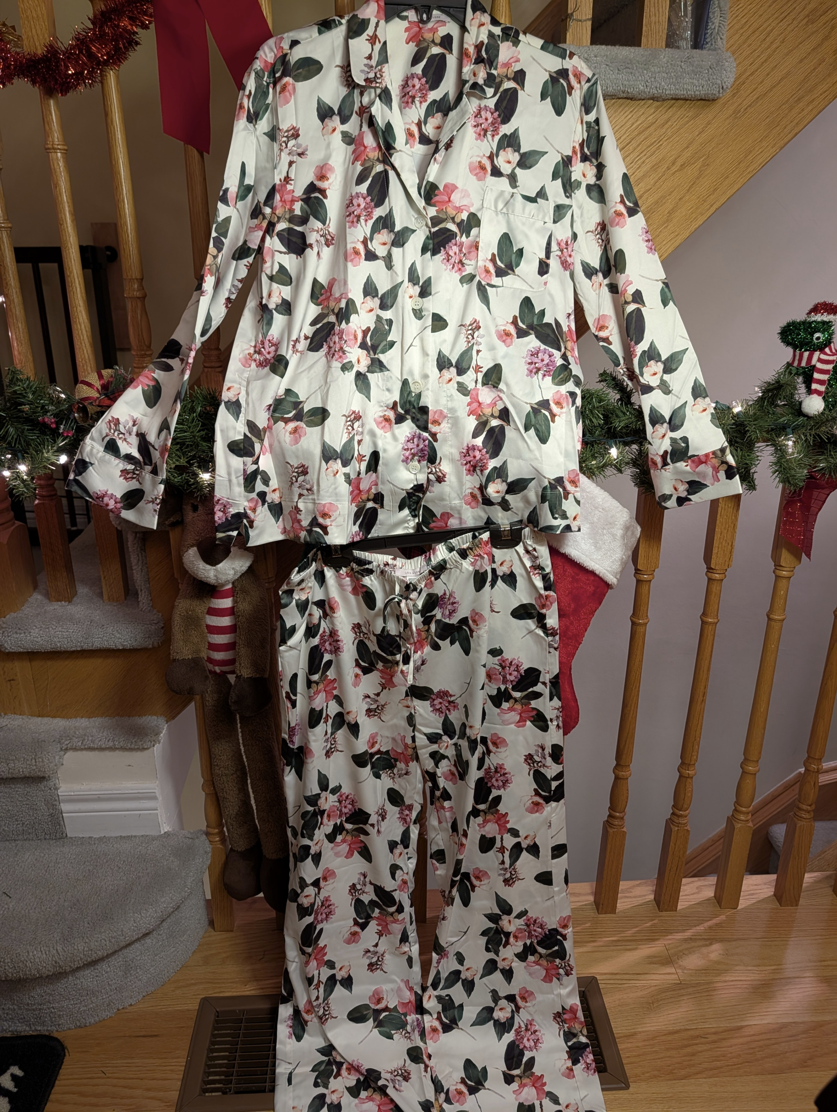 Love & Lore Women's Satin Pyjama Set - Unused