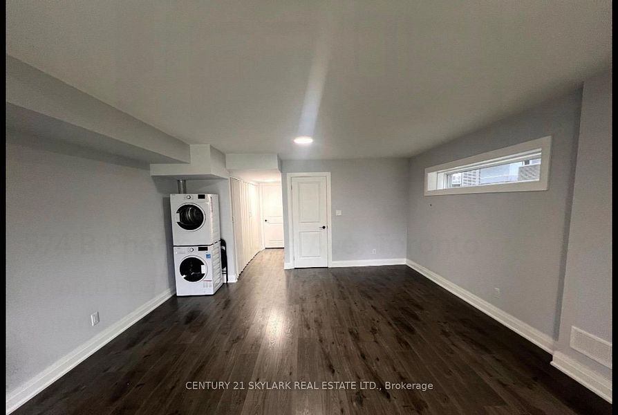 ✨ RENTAL: Spacious Ground Floor Studio Walkout Pharmacy Ave ✨ - photo 5