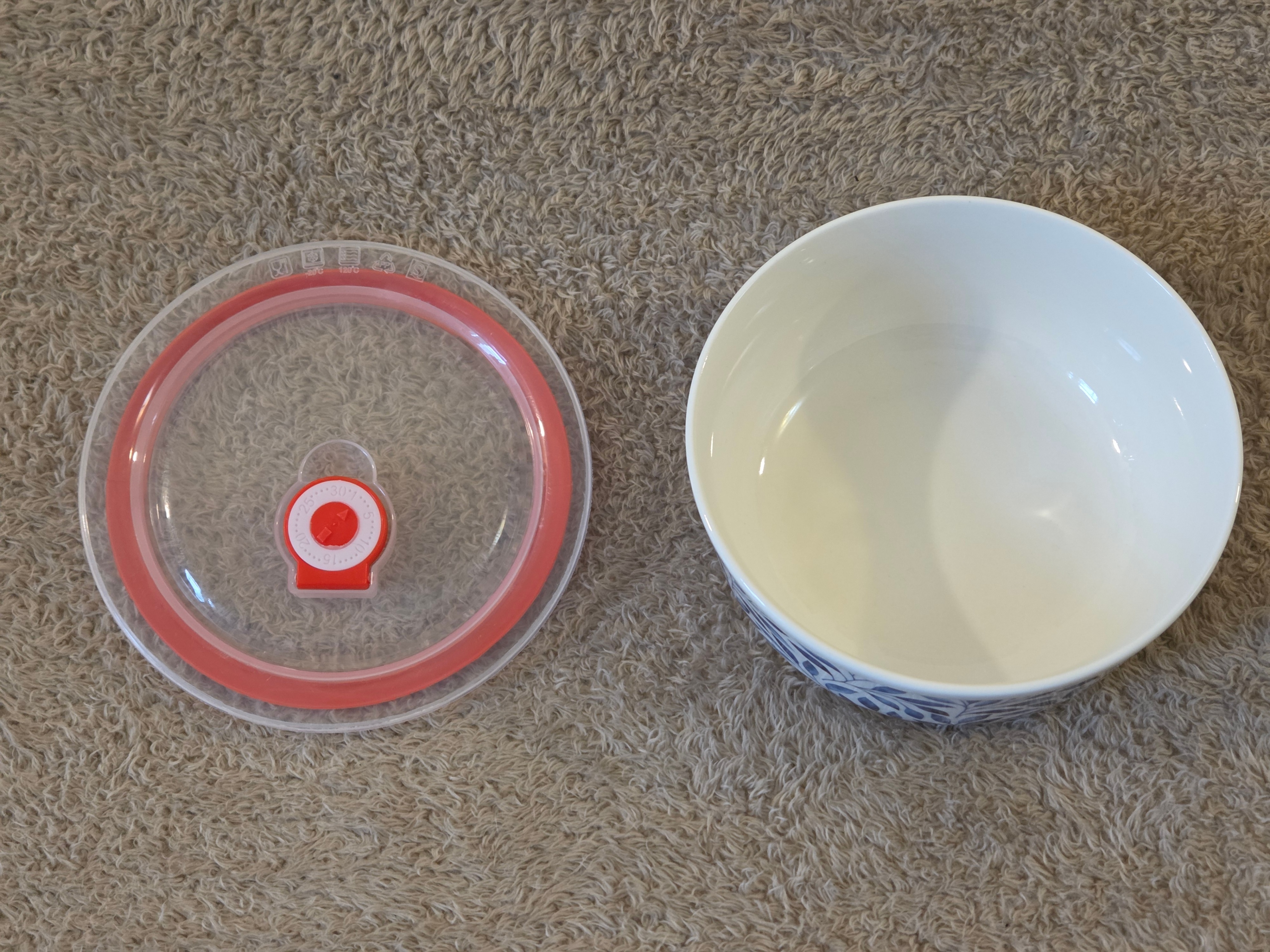 Blue leaf ceramic bowl w/ vented lid, 16 cm - photo 3
