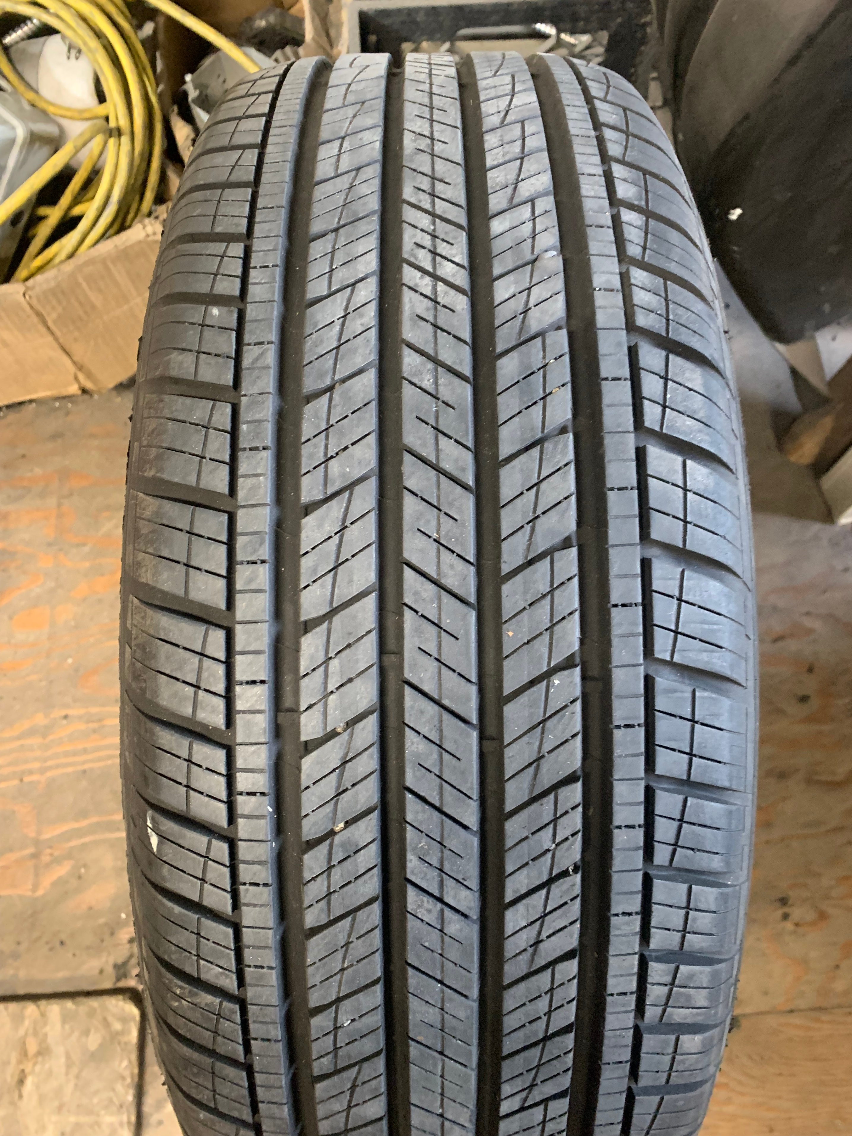 1 X single 215/55/18 95H M+S Goodyear Assurance Finesse with 90%