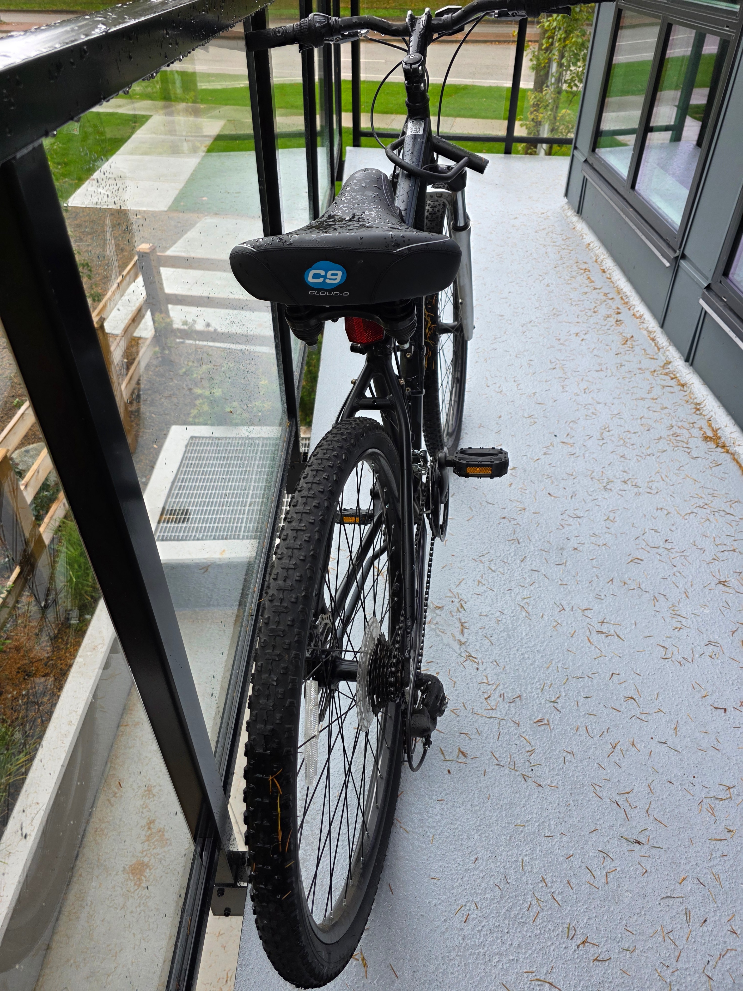 27.5 Inch - Adult Unisex Schwinn Hybrid Bike - Great Condition! - photo 3