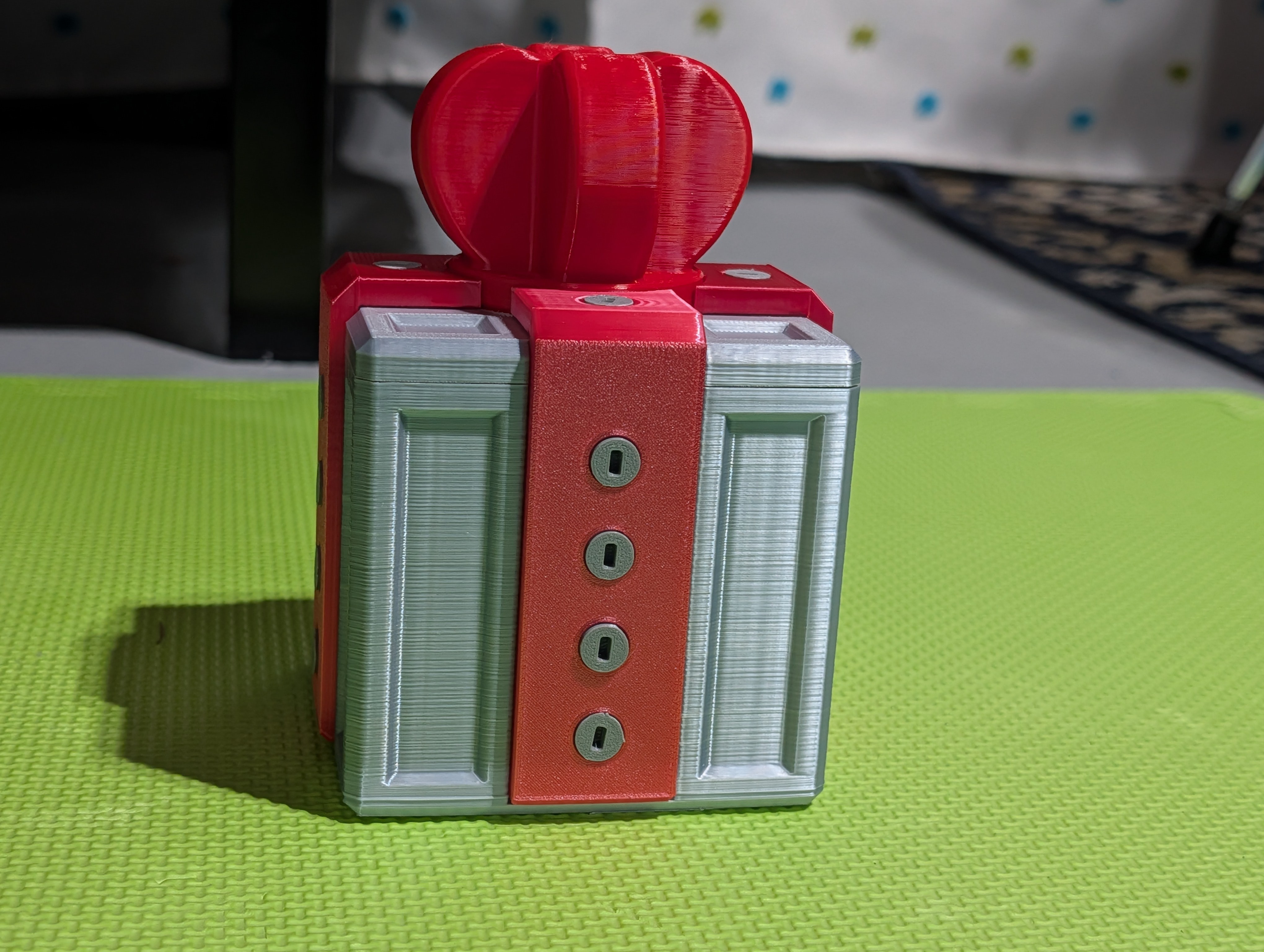 3D Annoying Gift Box Hilarious Prank Box Screw Challenge Puzzle - photo 4